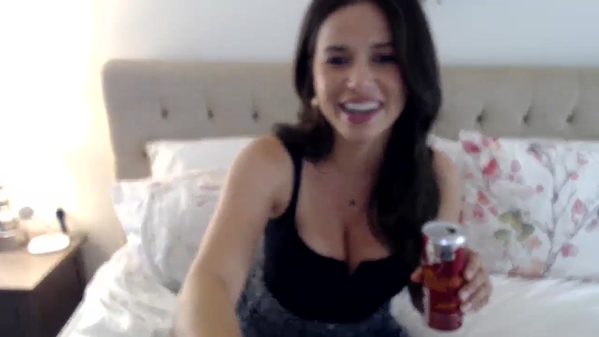 Gallery image thumbnail from JustJoslyn's myfreecams stream on, 09/28/2023, 18:39 image 7 of 20