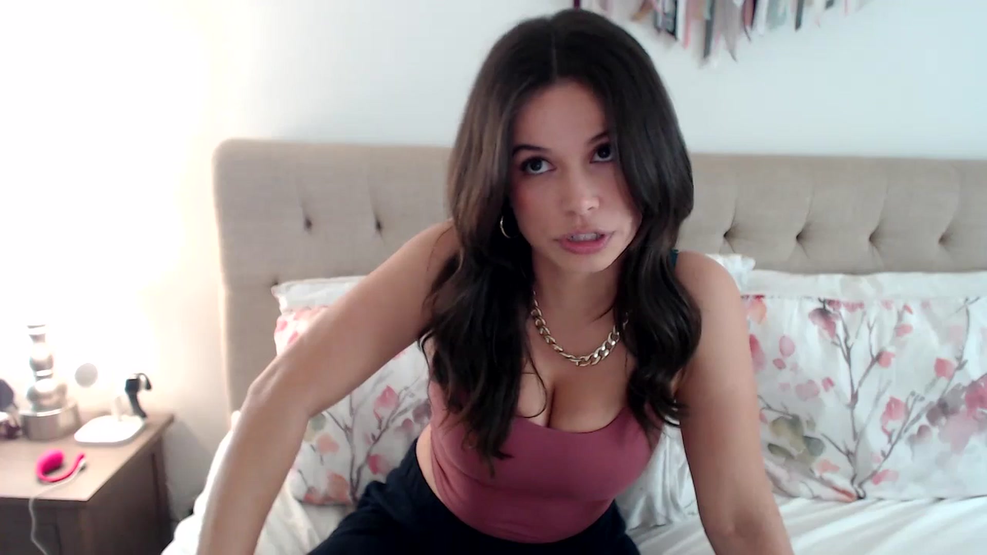 Gallery image thumbnail from JustJoslyn's myfreecams stream on, 10/02/2023, 18:13 image 18 of 20