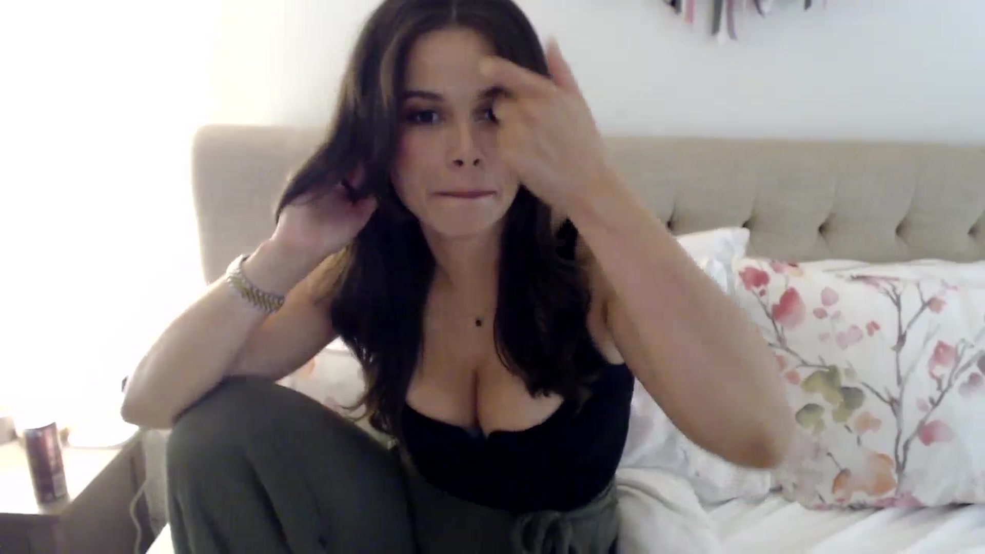 Gallery image thumbnail from JustJoslyn's myfreecams stream on, 10/30/2023, 19:19 image 9 of 20