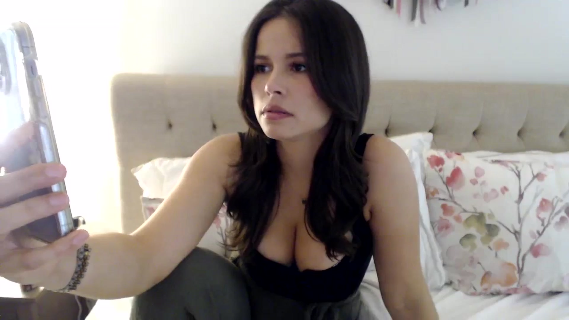 Gallery image thumbnail from JustJoslyn's myfreecams stream on, 10/30/2023, 19:19 image 10 of 20