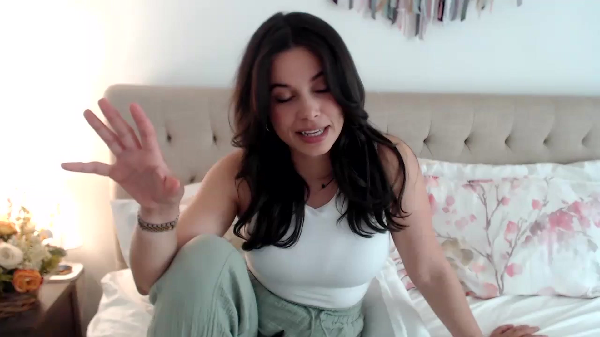 Gallery image thumbnail from JustJoslyn's myfreecams stream on, 04/10/2024, 20:20 image 1 of 20
