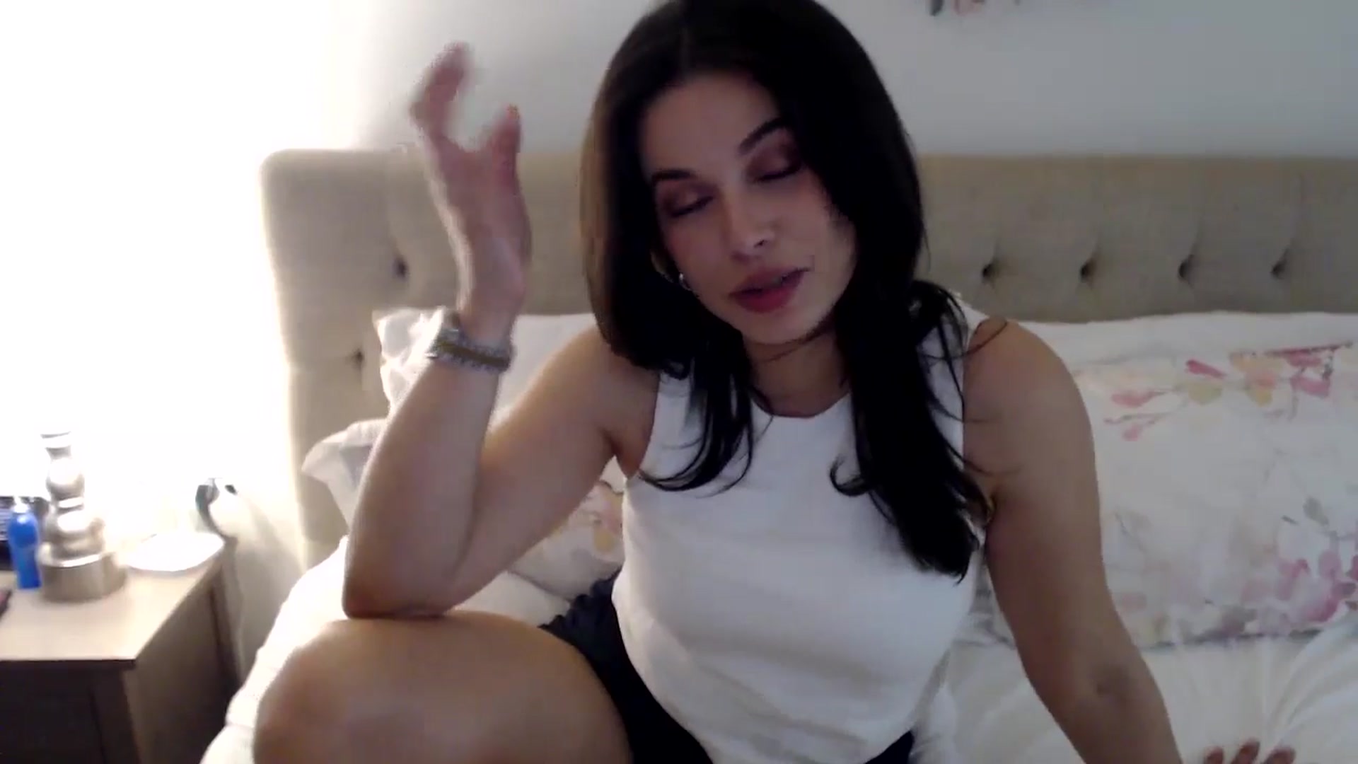 Gallery image thumbnail from JustJoslyn's myfreecams stream on, 05/20/2024, 18:34 image 14 of 20