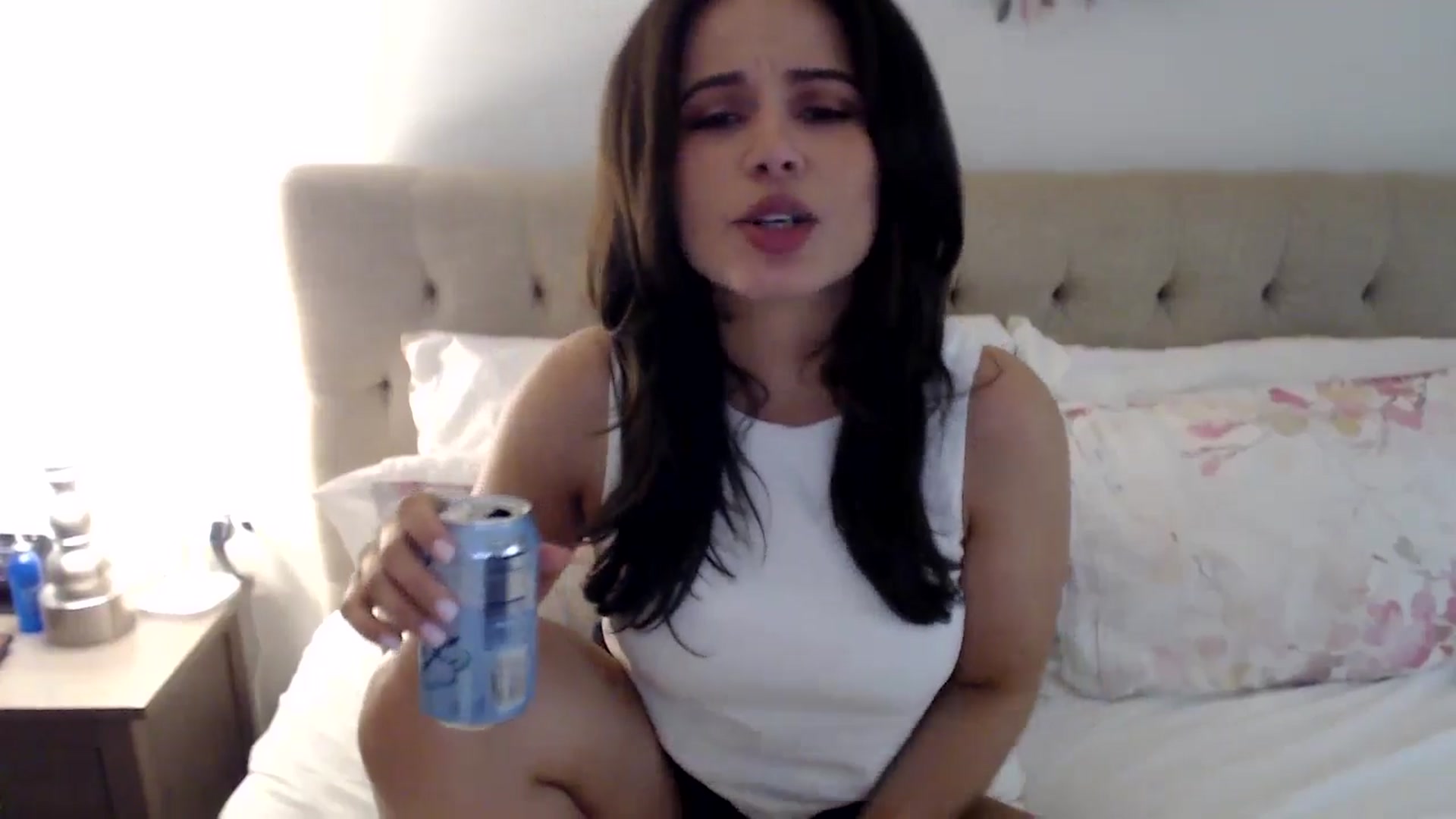 Gallery image thumbnail from JustJoslyn's myfreecams stream on, 05/20/2024, 18:34 image 15 of 20