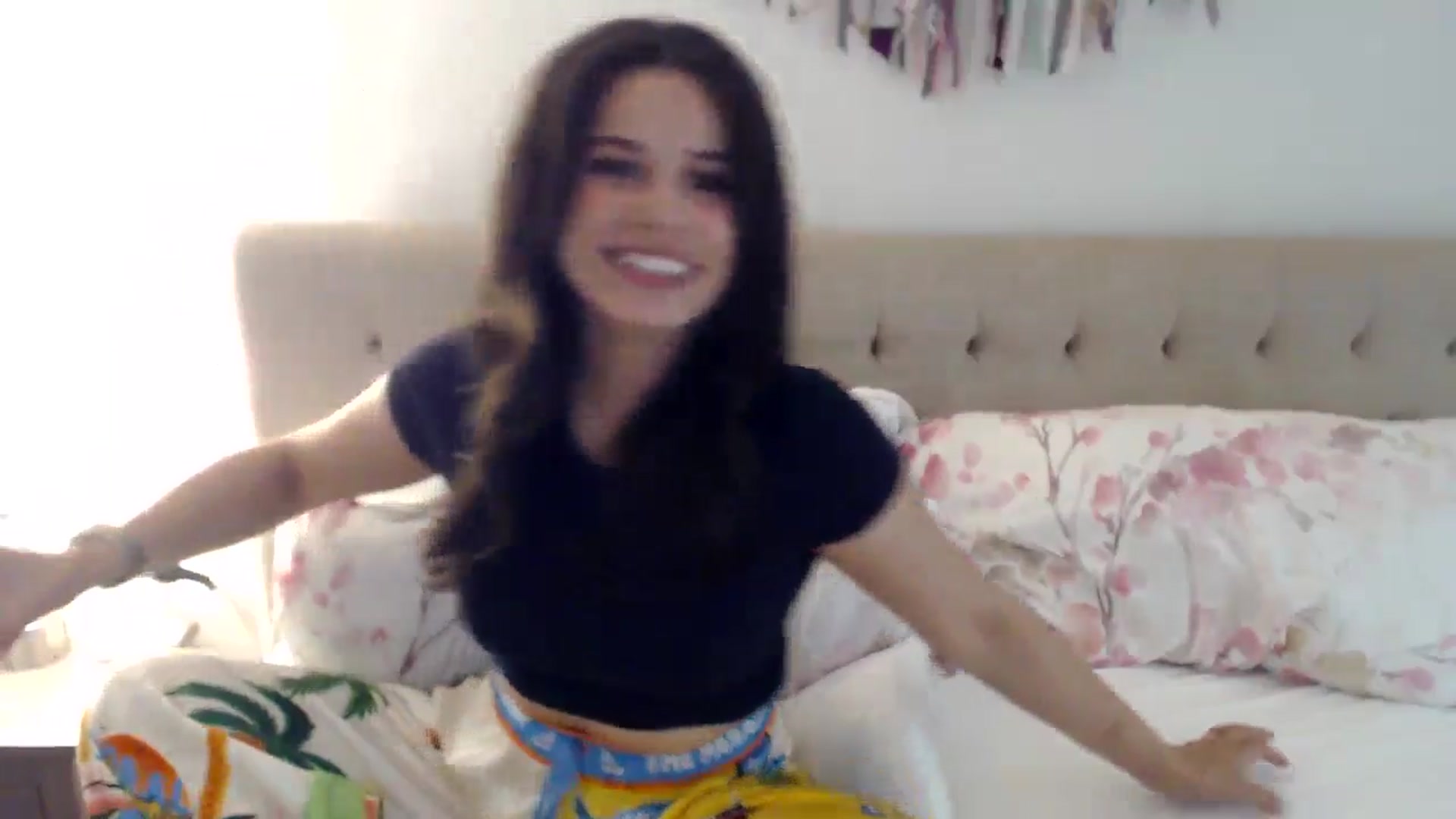 Gallery image thumbnail from JustJoslyn's myfreecams stream on, 05/22/2024, 18:34 image 16 of 20
