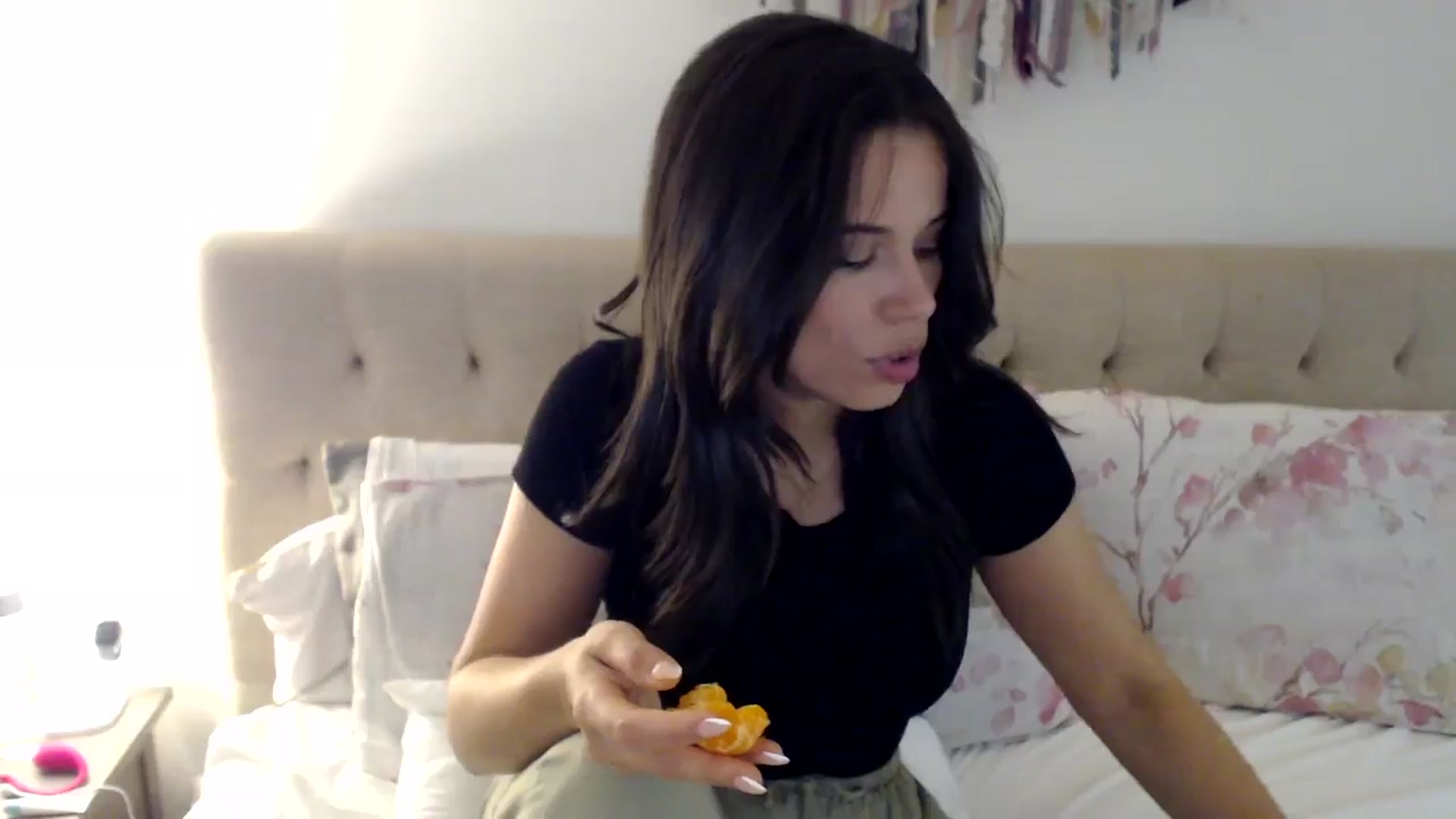 Gallery image thumbnail from JustJoslyn's myfreecams stream on, 12/18/2024, 19:44 image 3 of 20