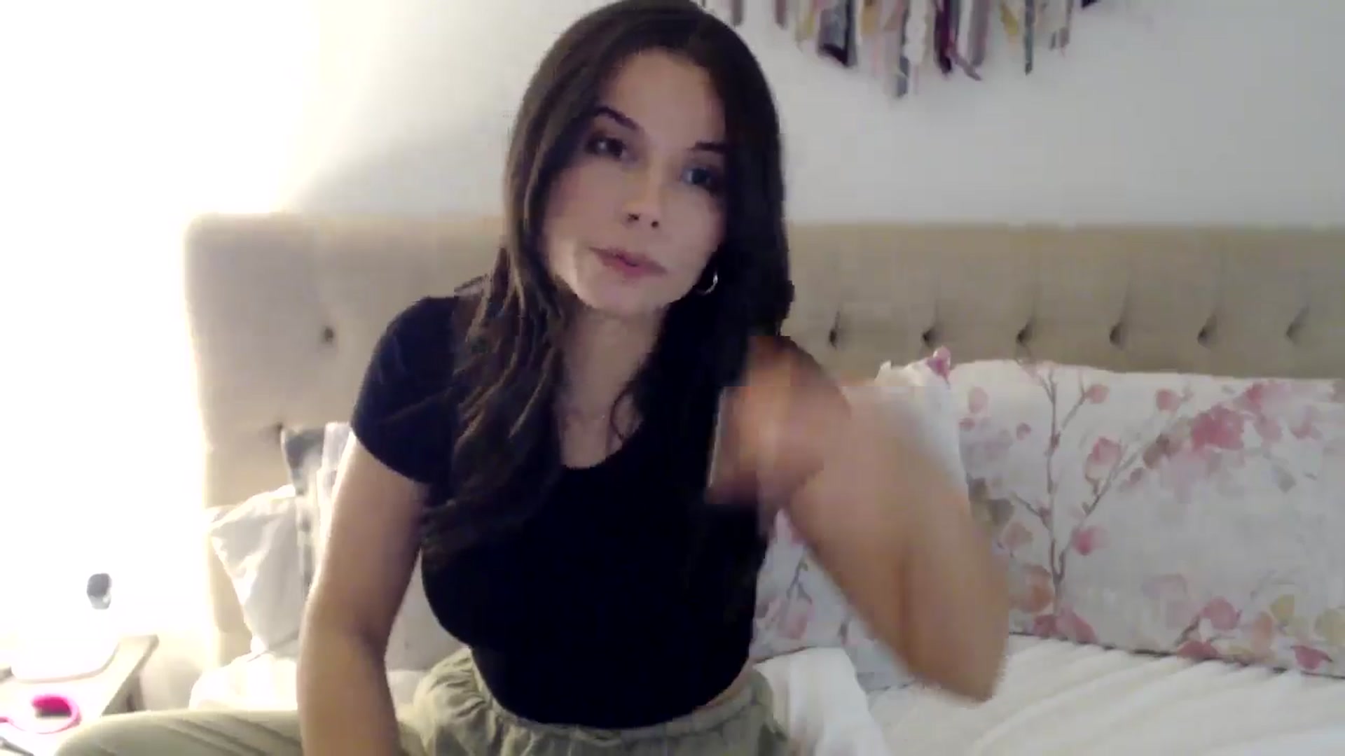 Gallery image thumbnail from JustJoslyn's myfreecams stream on, 12/18/2024, 19:44 image 5 of 20