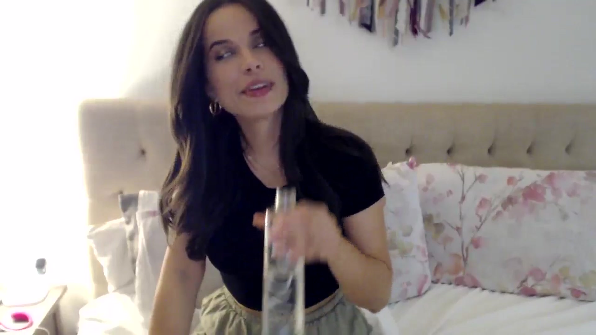 Gallery image thumbnail from JustJoslyn's myfreecams stream on, 12/18/2024, 19:44 image 20 of 20