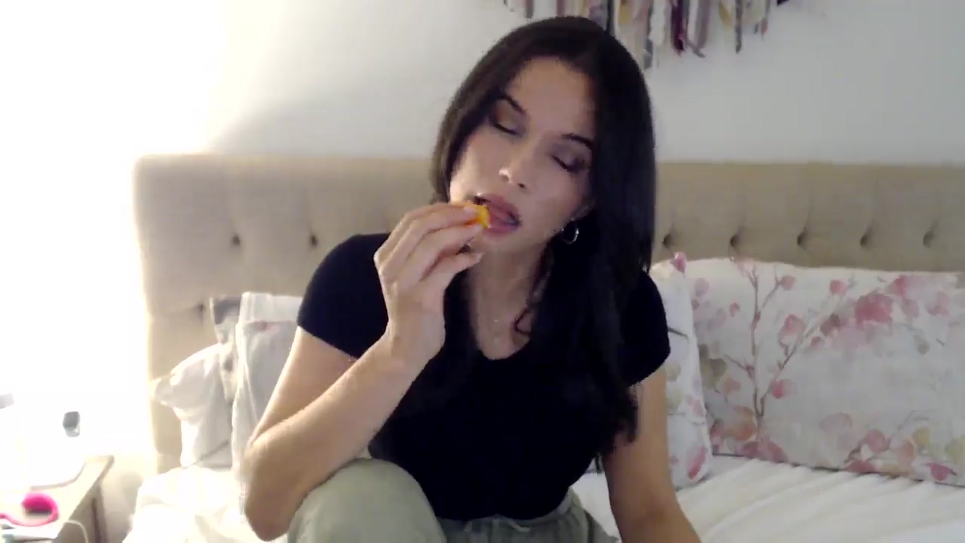 Gallery image thumbnail from JustJoslyn's myfreecams stream on, 12/18/2024, 19:44 image 4 of 20