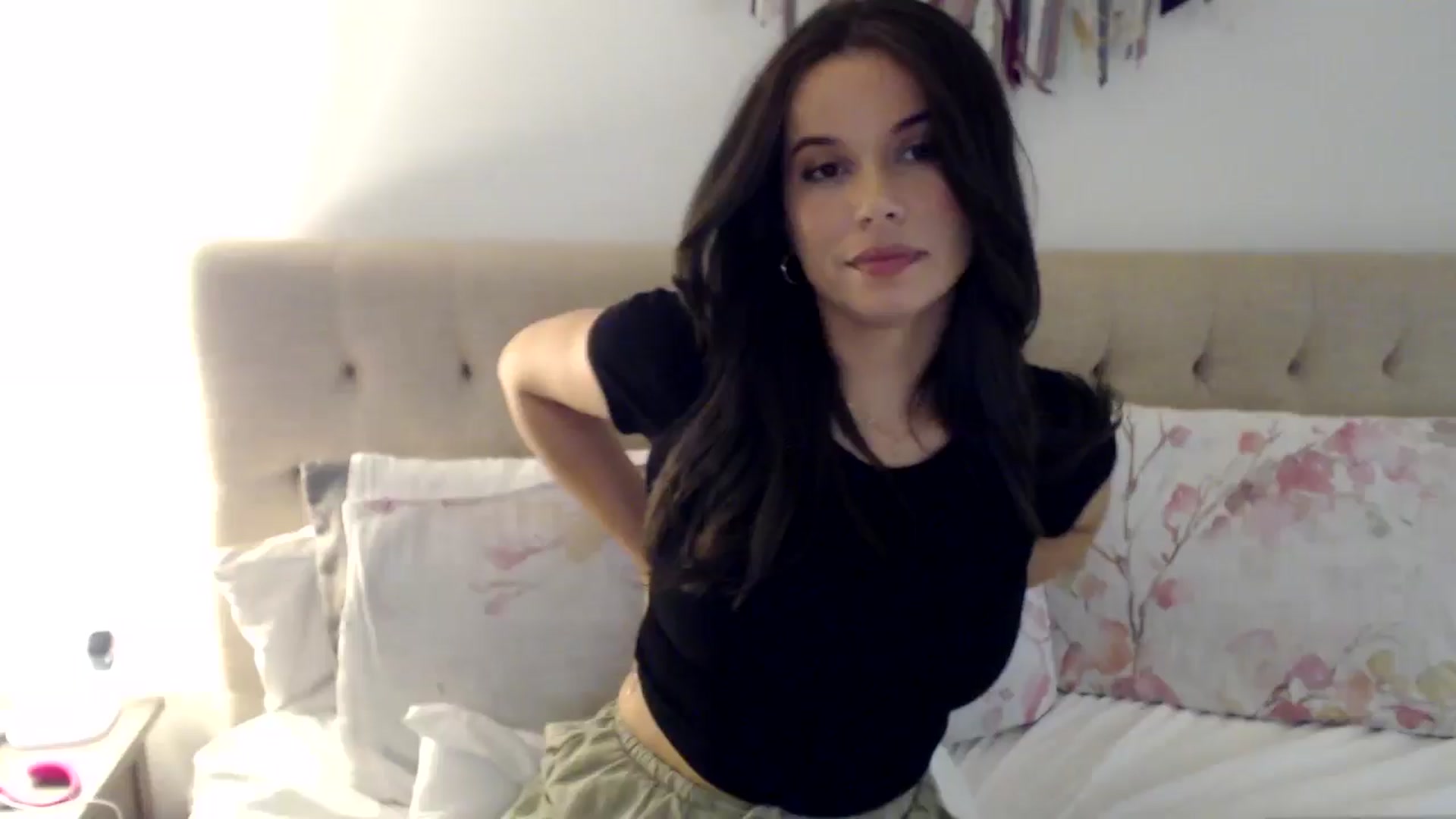 Gallery image thumbnail from JustJoslyn's myfreecams stream on, 12/18/2024, 19:44 image 17 of 20