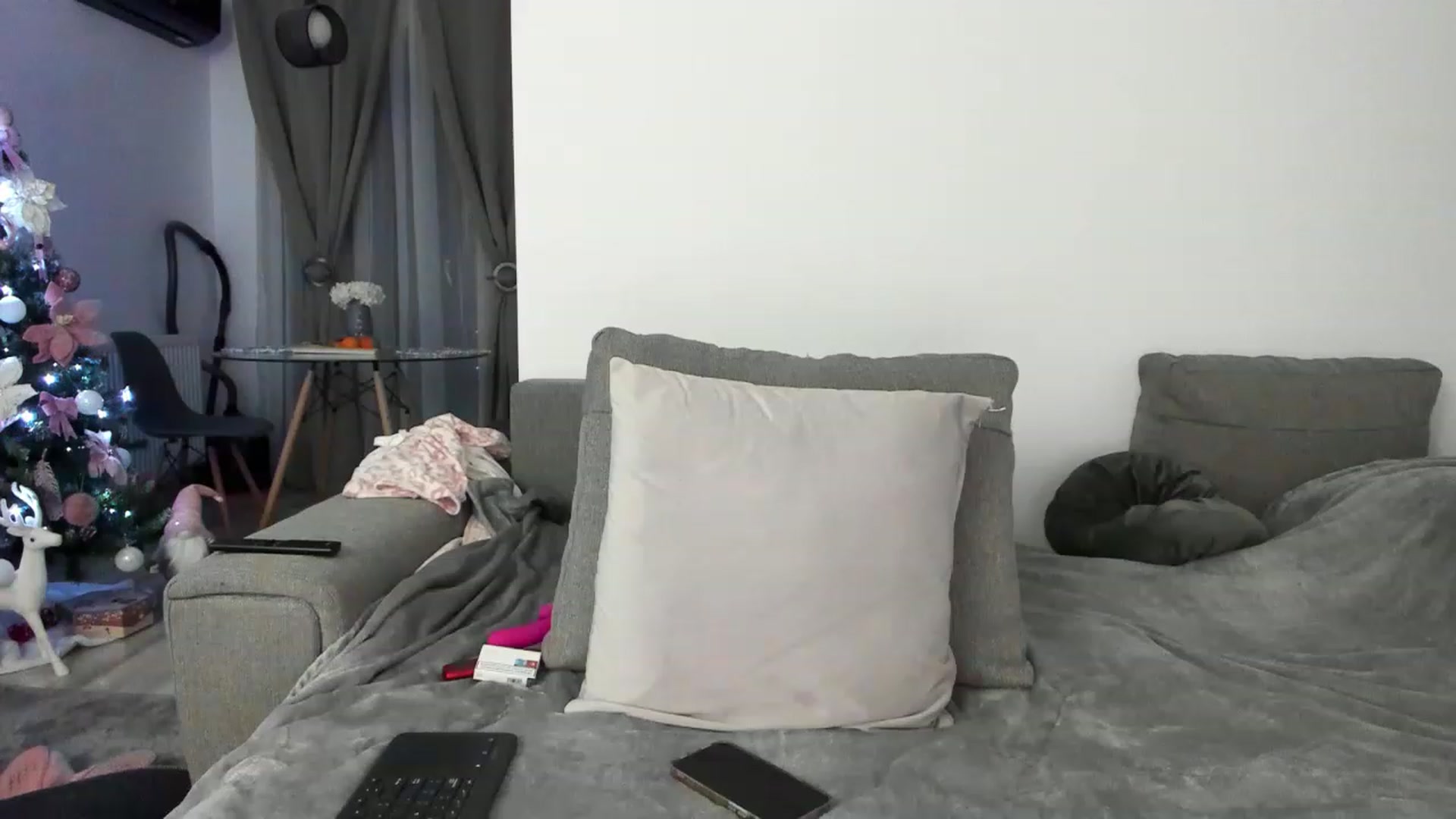 Gallery image thumbnail from JustKatie's myfreecams stream on, 12/10/2022, 20:08 image 15 of 20