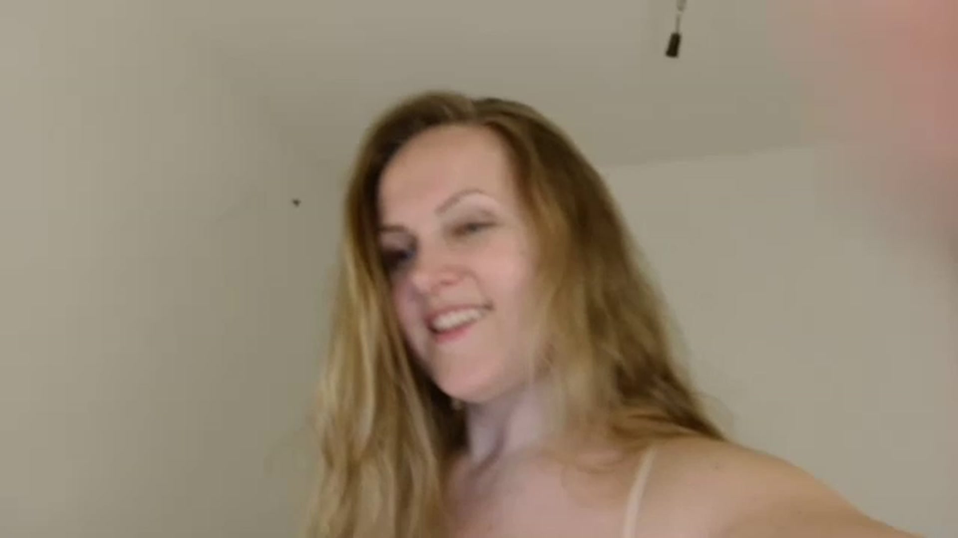 Gallery image thumbnail from JustLily's myfreecams stream on, 12/01/2022, 15:42 image 9 of 20