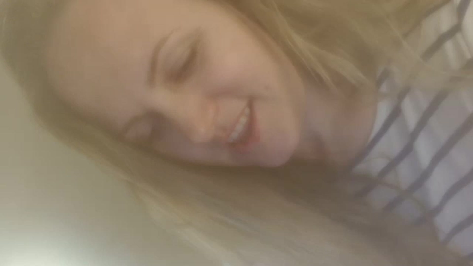 Gallery image thumbnail from JustLily's myfreecams stream on, 12/06/2022, 24:34 image 11 of 20