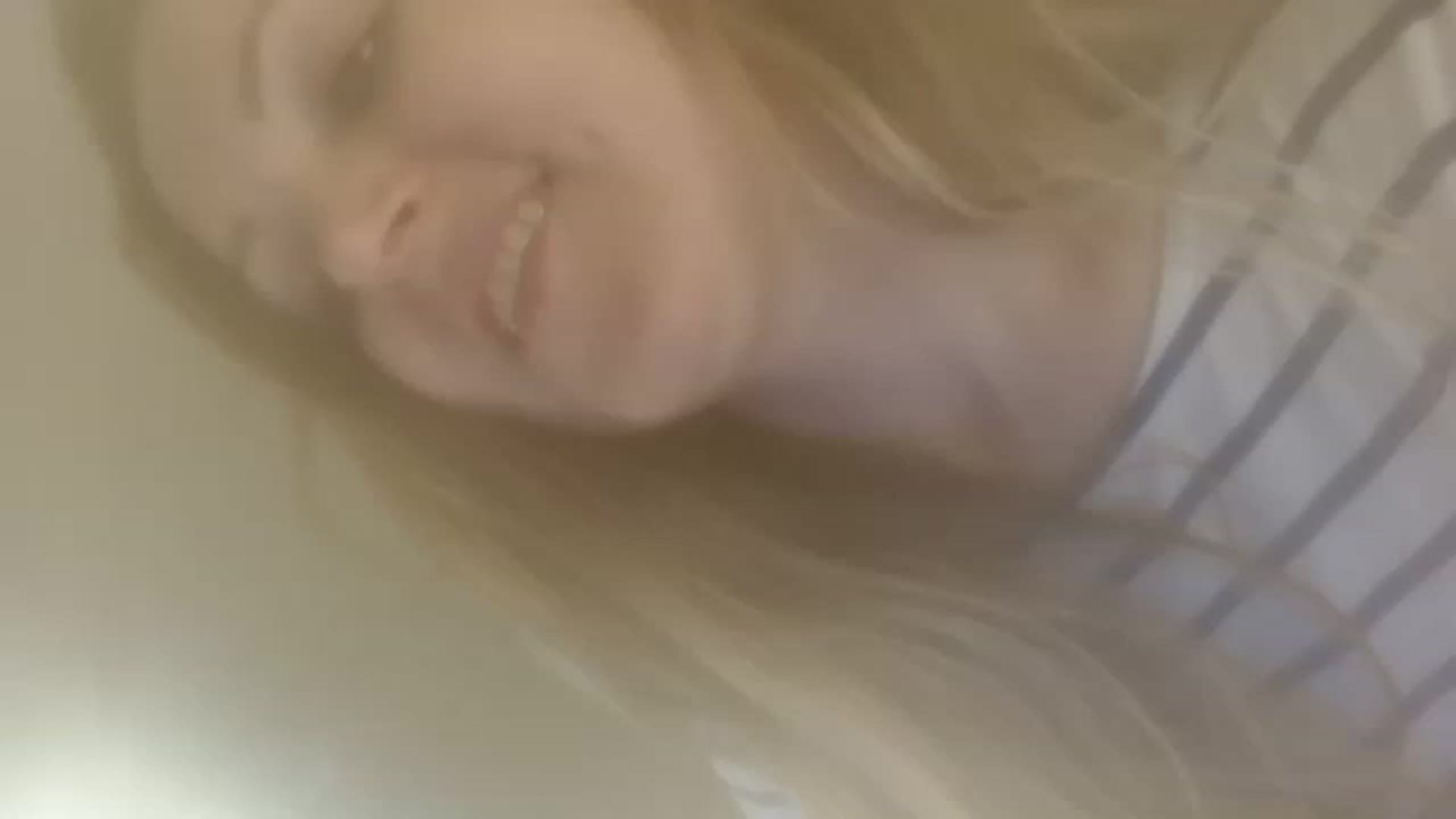 Gallery image thumbnail from JustLily's myfreecams stream on, 12/06/2022, 24:34 image 14 of 20