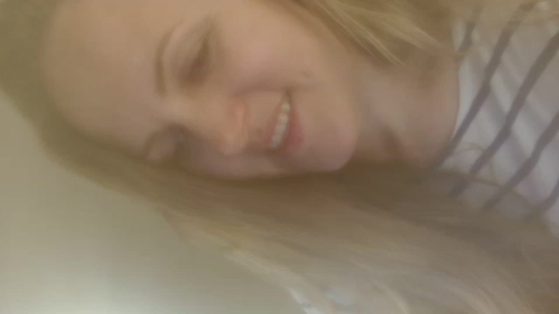 Gallery image thumbnail from JustLily's myfreecams stream on, 12/06/2022, 24:34 image 10 of 20