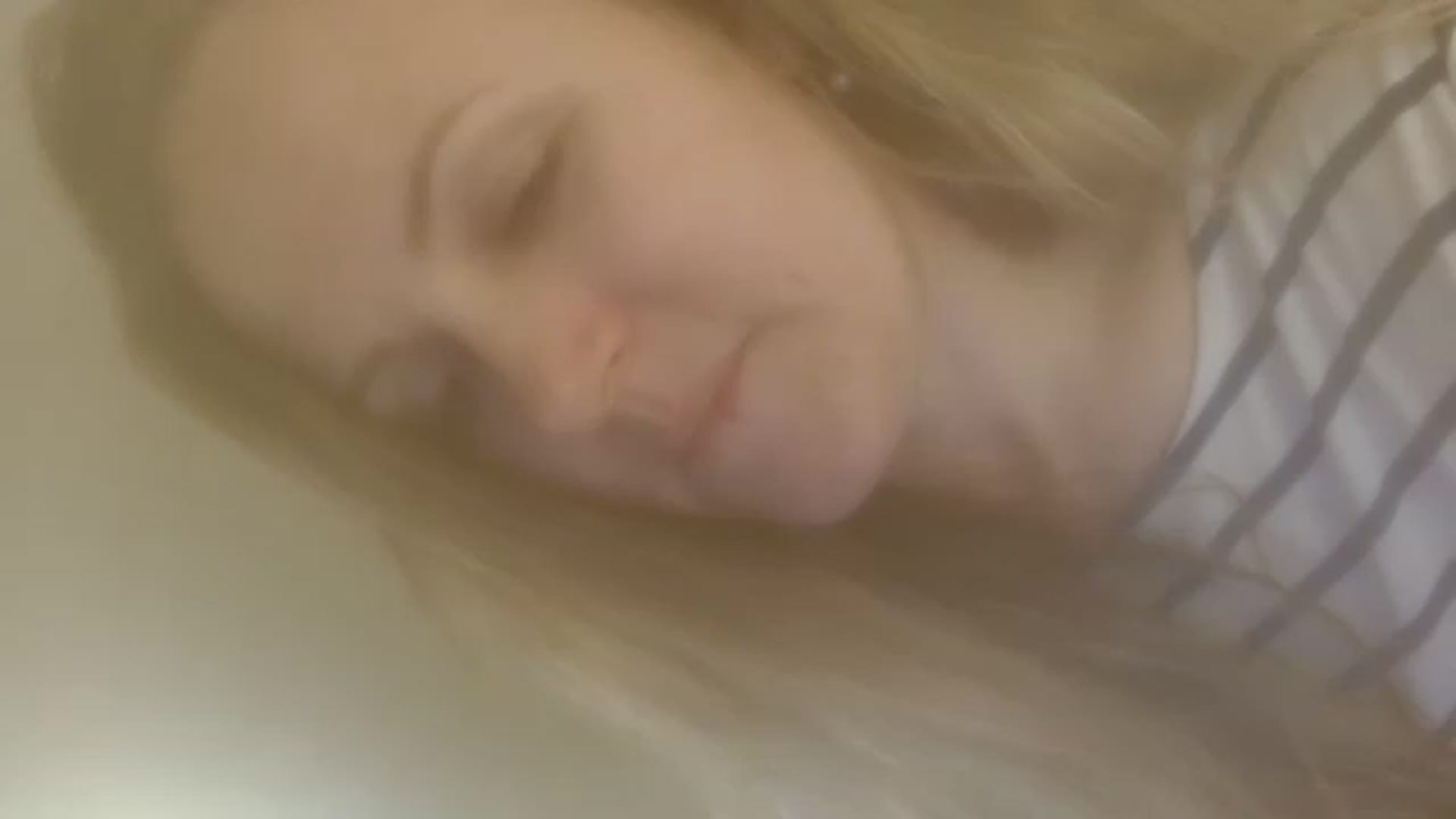 Gallery image thumbnail from JustLily's myfreecams stream on, 12/06/2022, 24:34 image 8 of 20