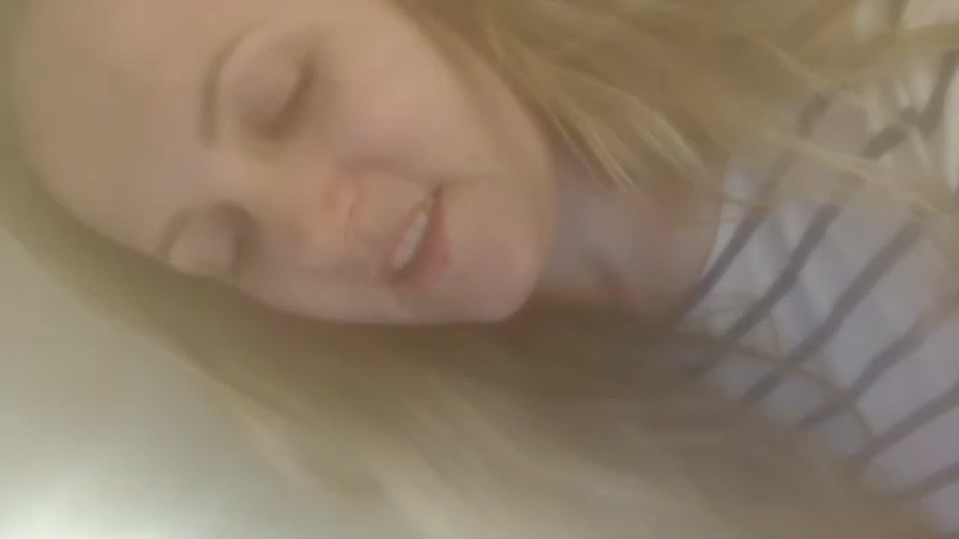 Gallery image thumbnail from JustLily's myfreecams stream on, 12/06/2022, 24:34 image 15 of 20