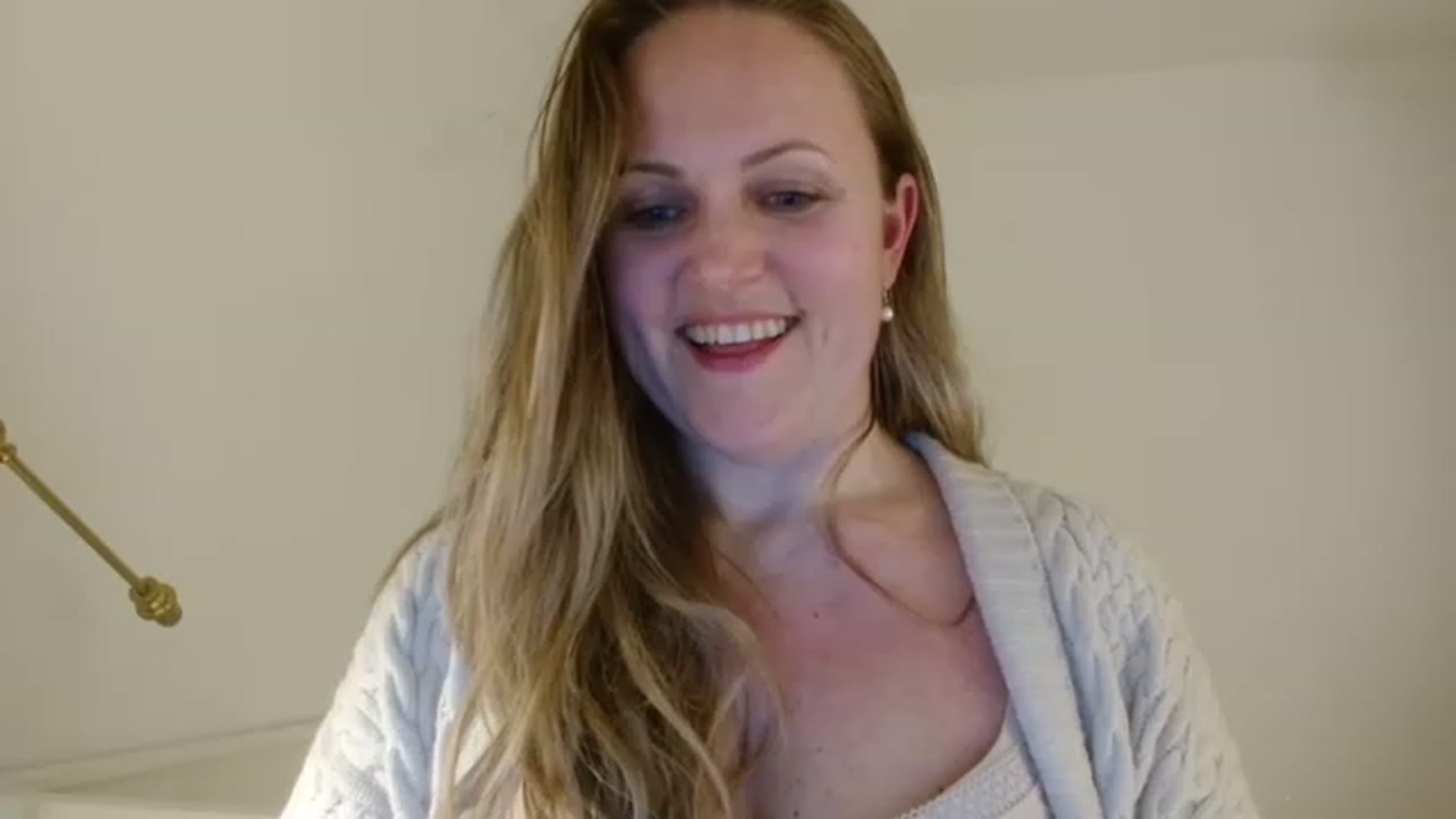 Gallery image thumbnail from JustLily's myfreecams stream on, 12/07/2022, 22:41 image 4 of 20
