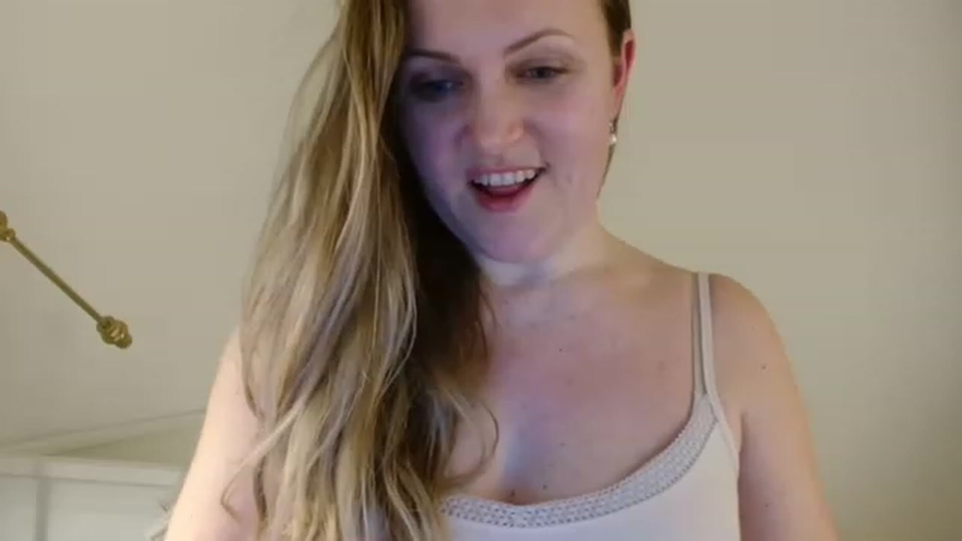 Gallery image thumbnail from JustLily's myfreecams stream on, 12/07/2022, 22:41 image 9 of 20