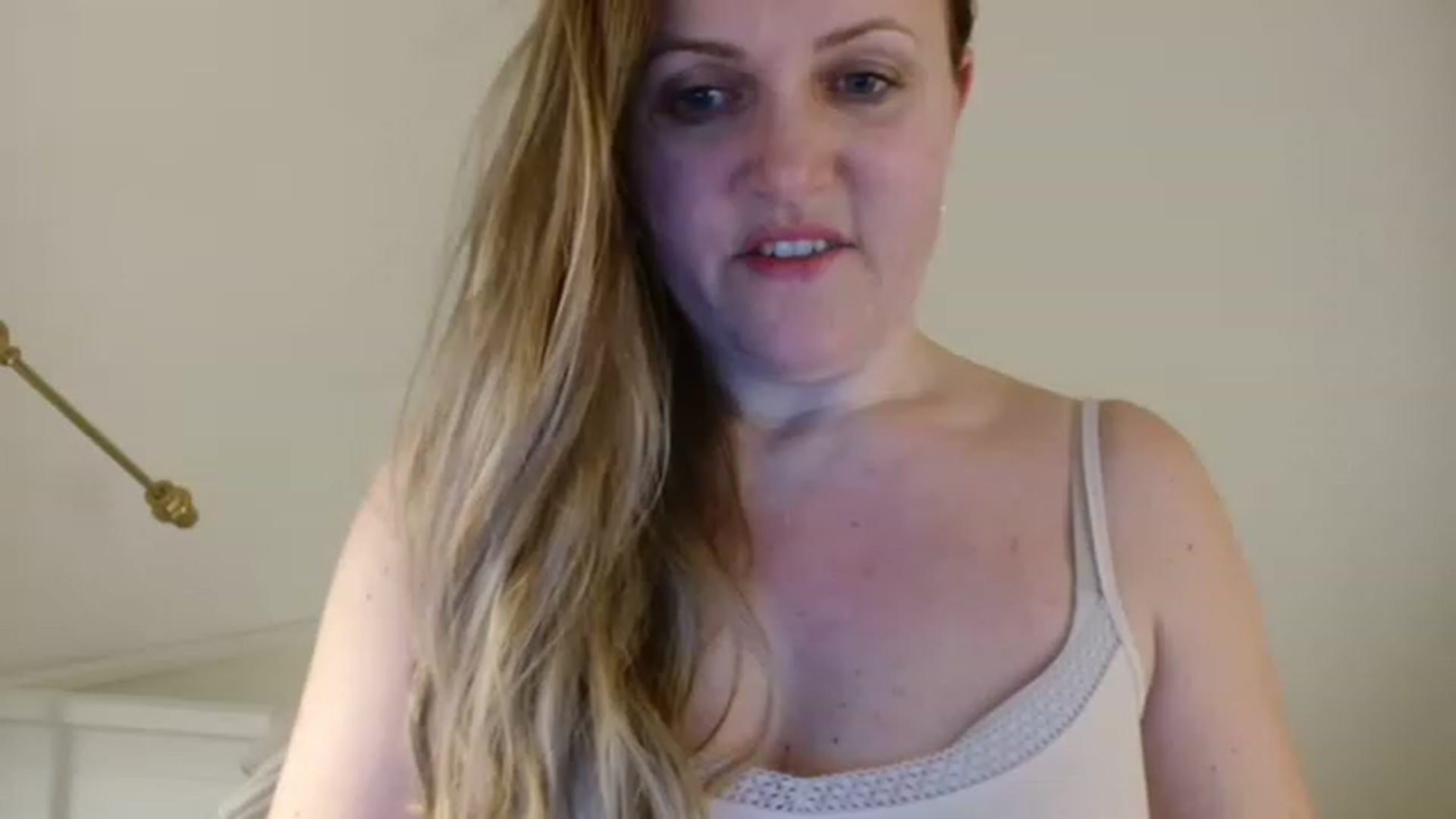 Gallery image thumbnail from JustLily's myfreecams stream on, 12/07/2022, 22:41 image 7 of 20