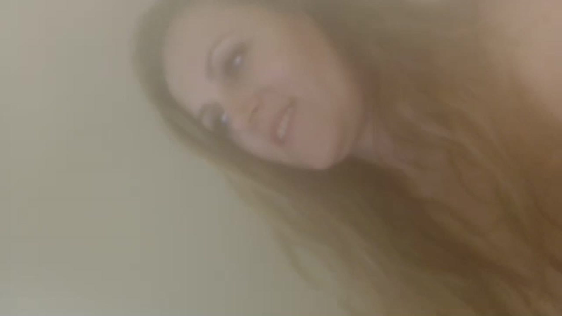 Gallery image thumbnail from JustLily's myfreecams stream on, 12/09/2022, 24:34 image 19 of 20