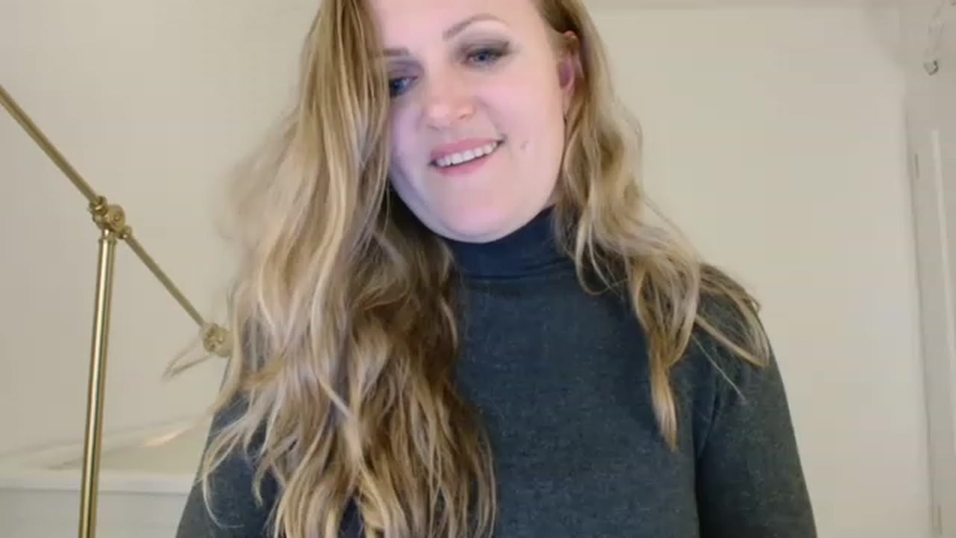 Gallery image thumbnail from JustLily's myfreecams stream on, 12/09/2022, 23:08 image 13 of 20