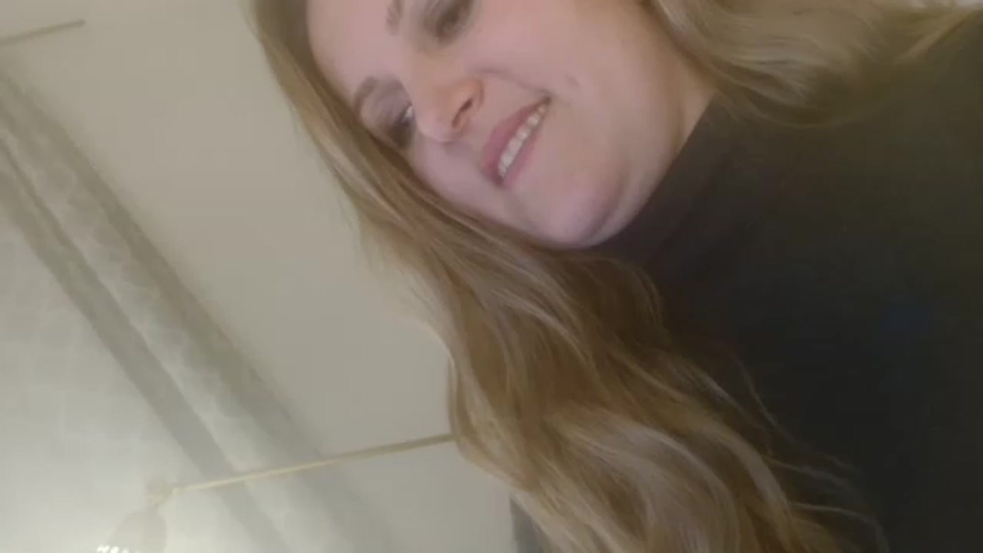 Gallery image thumbnail from JustLily's myfreecams stream on, 12/10/2022, 24:00 image 14 of 20