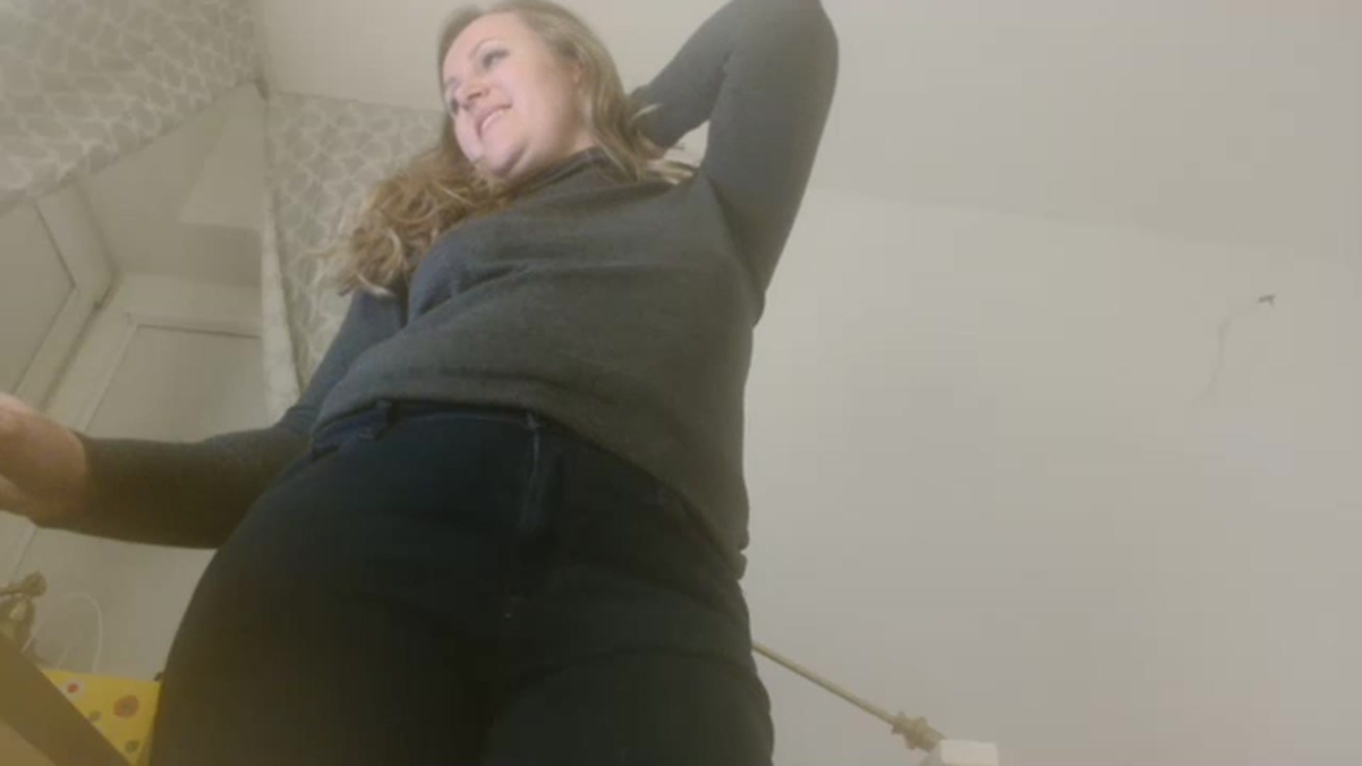 Gallery image thumbnail from JustLily's myfreecams stream on, 12/10/2022, 24:00 image 6 of 20