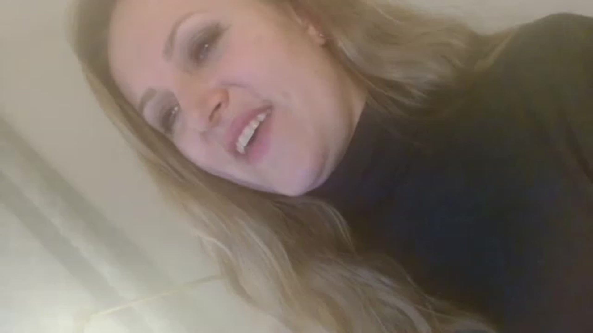 Gallery image thumbnail from JustLily's myfreecams stream on, 12/10/2022, 24:00 image 20 of 20
