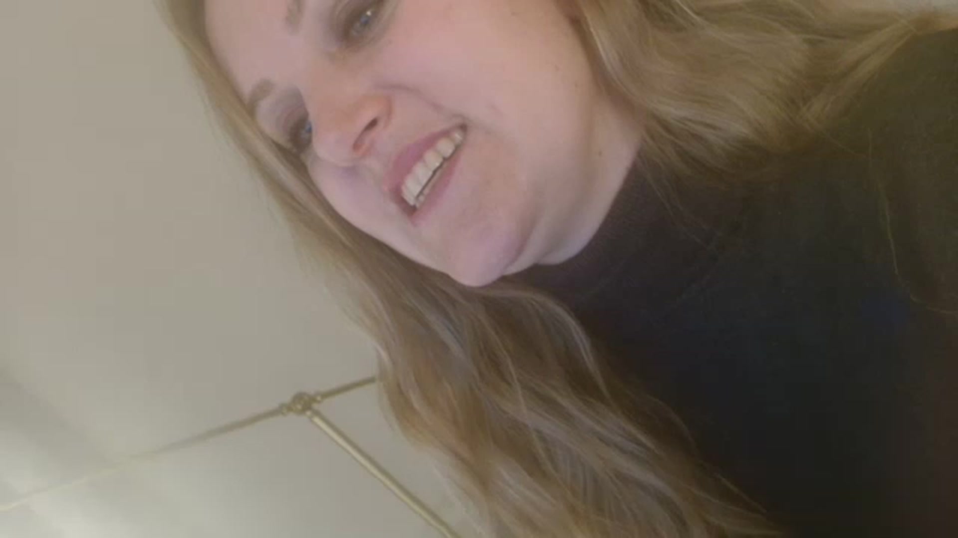 Gallery image thumbnail from JustLily's myfreecams stream on, 12/10/2022, 24:00 image 16 of 20