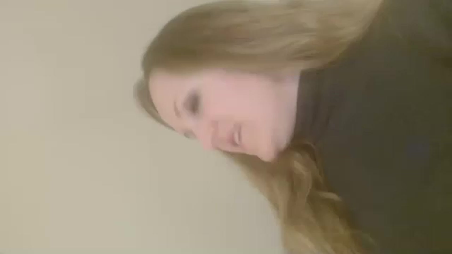 Gallery image thumbnail from JustLily's myfreecams stream on, 12/10/2022, 24:00 image 8 of 20