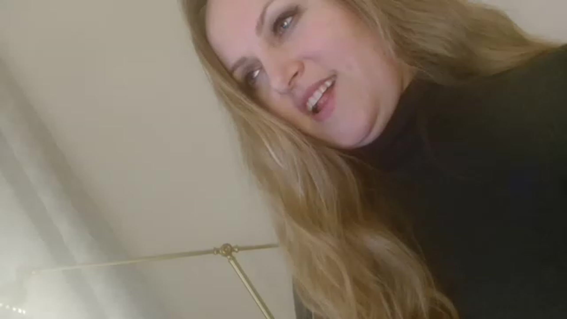 Gallery image thumbnail from JustLily's myfreecams stream on, 12/10/2022, 24:44 image 6 of 20