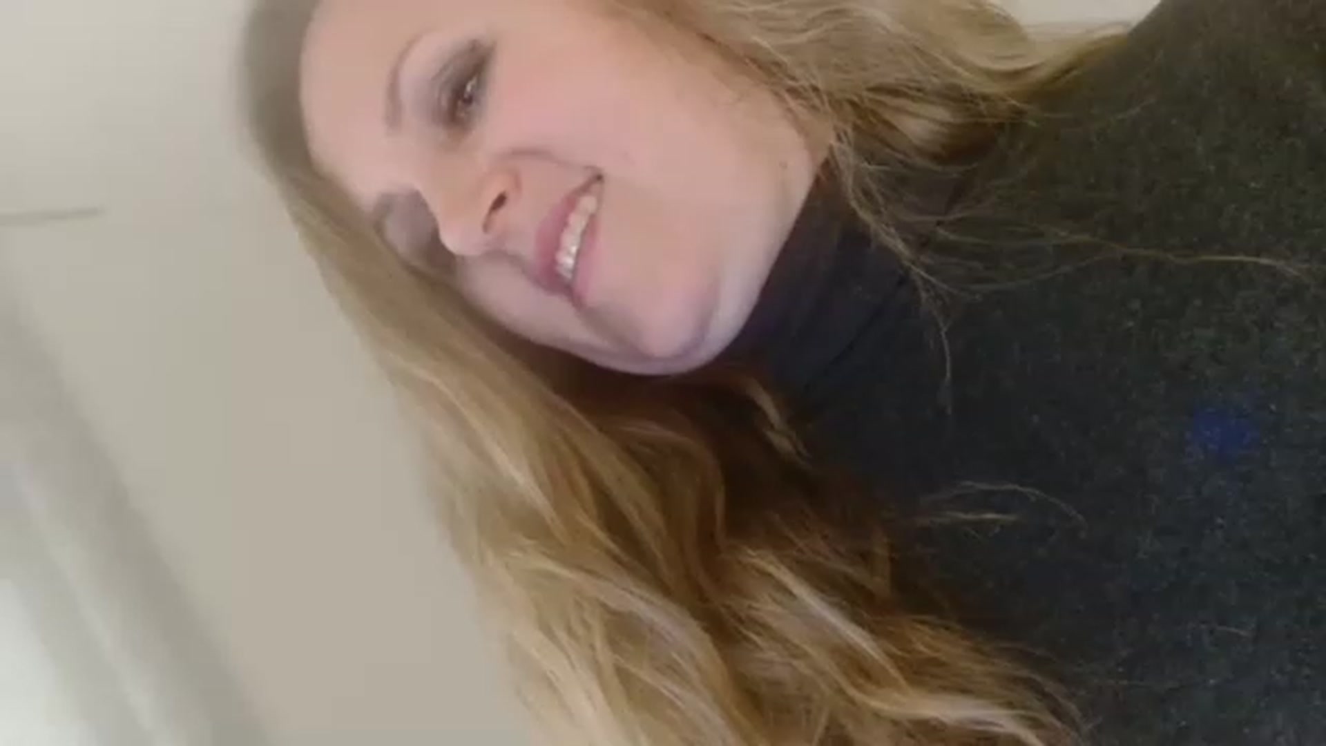 Gallery image thumbnail from JustLily's myfreecams stream on, 12/10/2022, 24:44 image 13 of 20