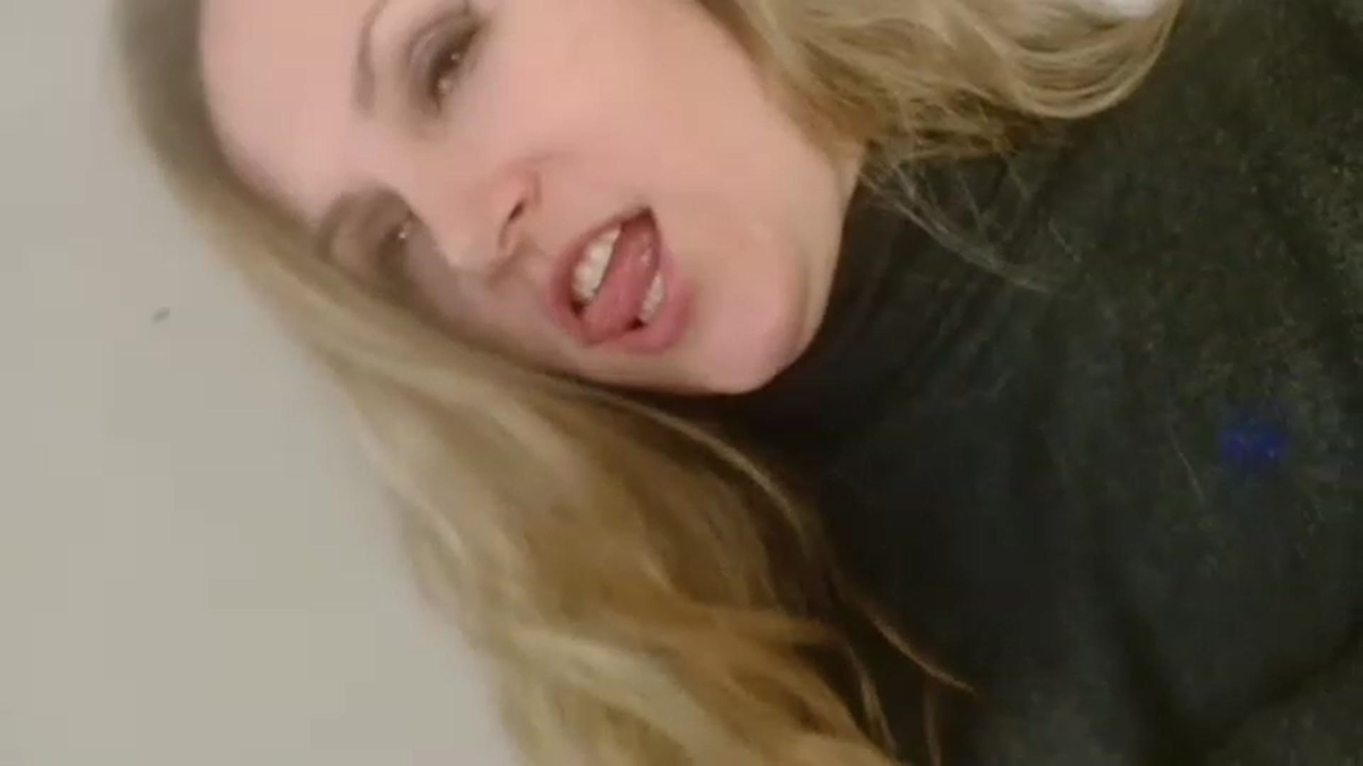 Gallery image thumbnail from JustLily's myfreecams stream on, 12/10/2022, 24:44 image 19 of 20