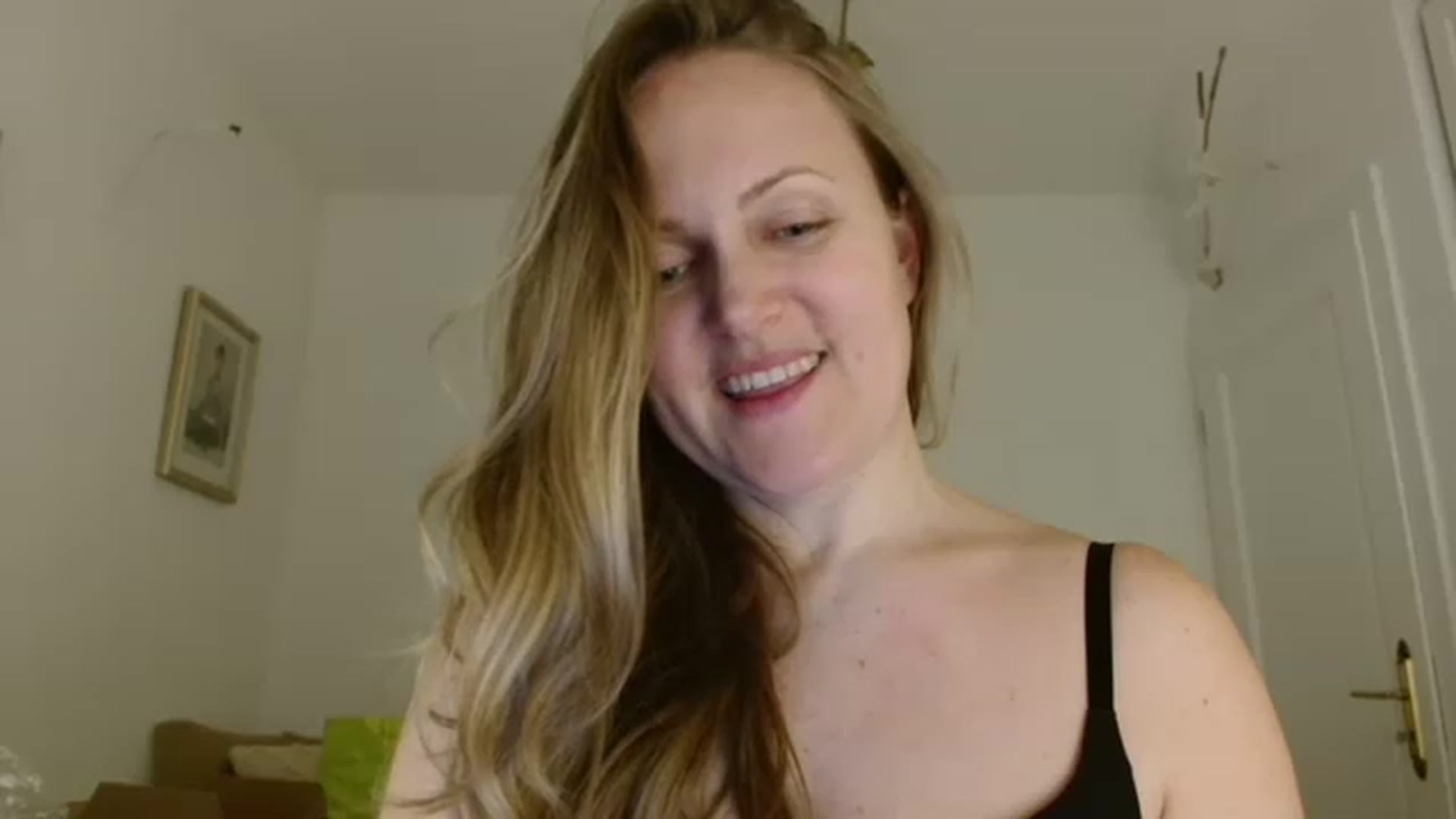 Gallery image thumbnail from JustLily's myfreecams stream on, 12/24/2022, 24:13 image 13 of 20