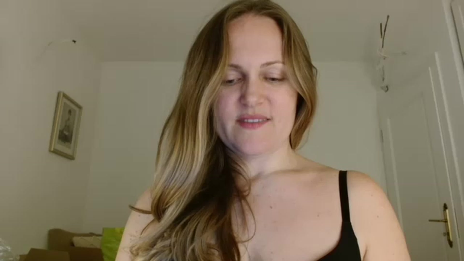Gallery image thumbnail from JustLily's myfreecams stream on, 12/24/2022, 24:13 image 10 of 20