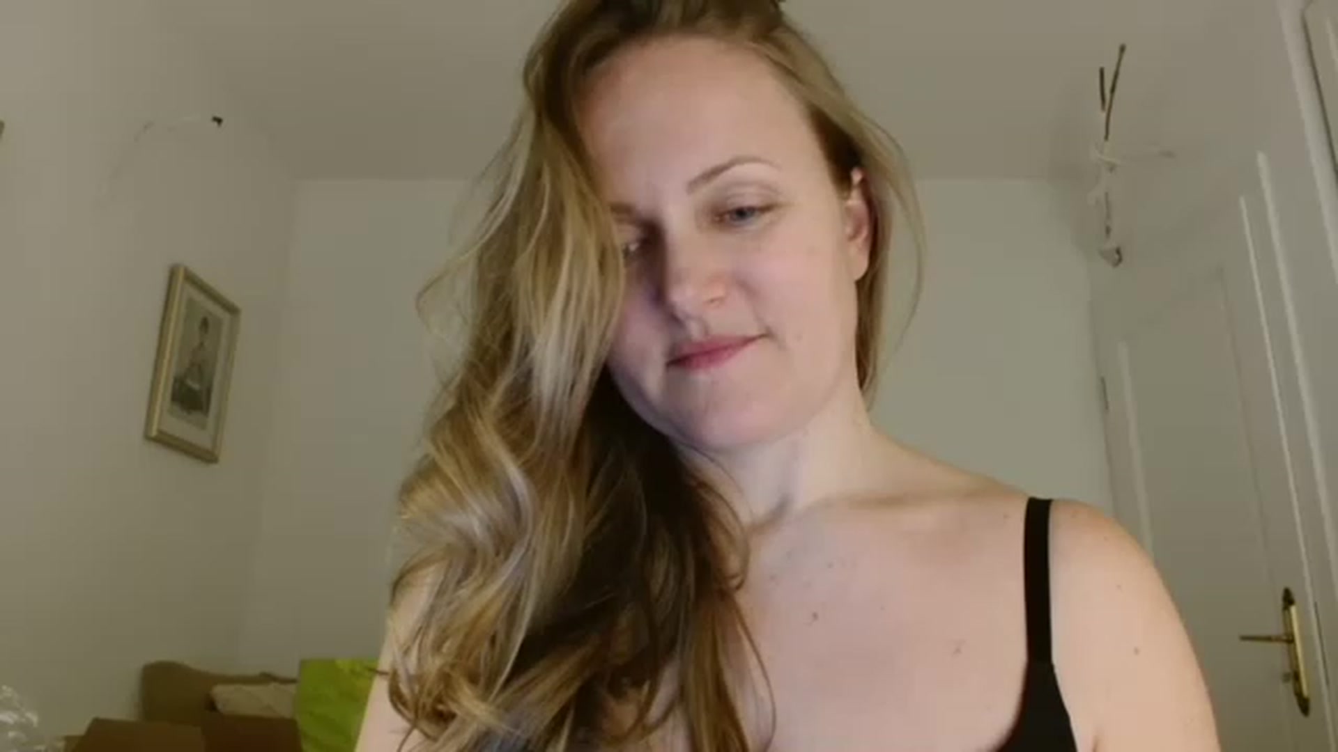 Gallery image thumbnail from JustLily's myfreecams stream on, 12/24/2022, 24:13 image 12 of 20