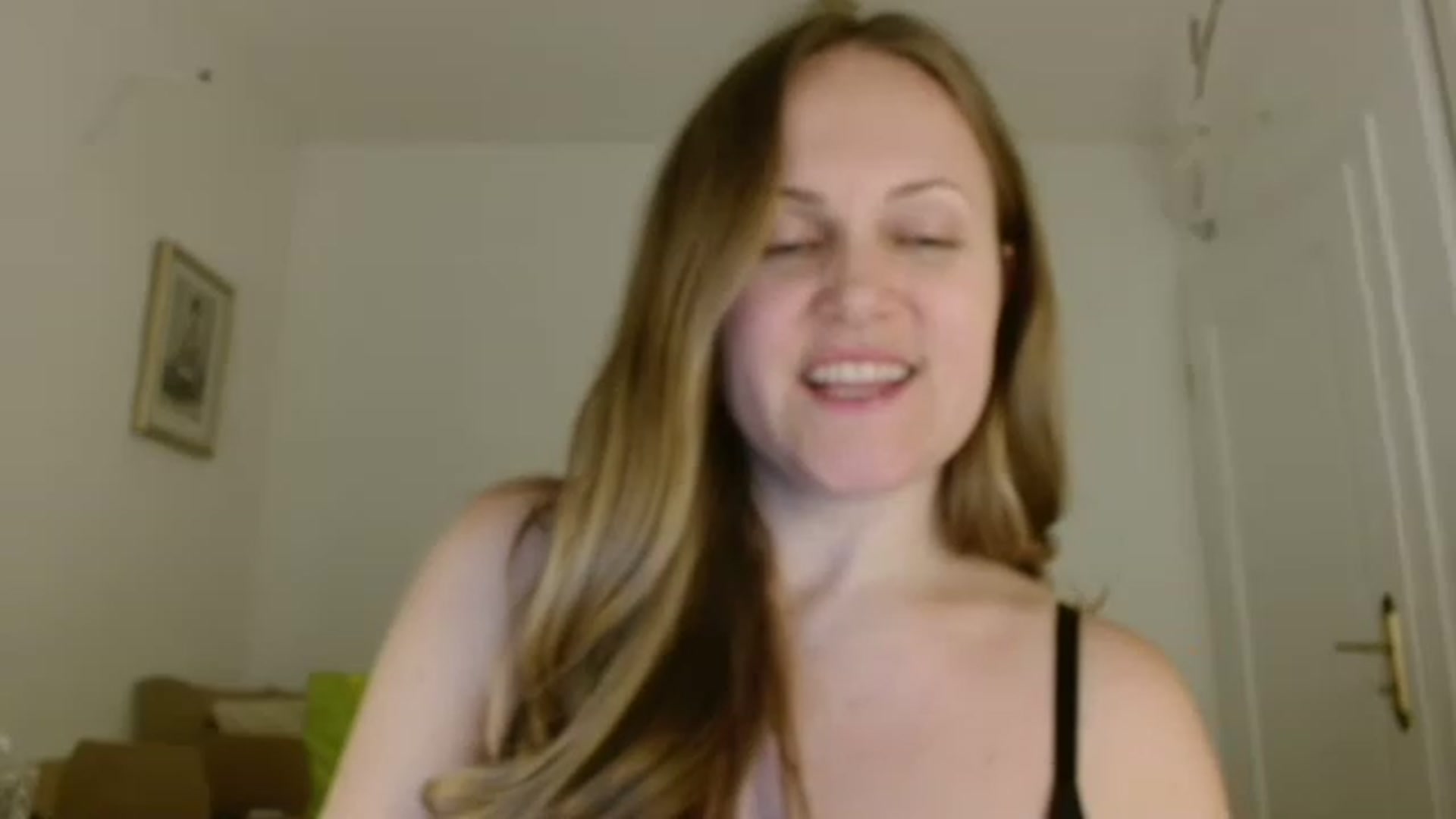 Gallery image thumbnail from JustLily's myfreecams stream on, 12/24/2022, 24:13 image 5 of 20