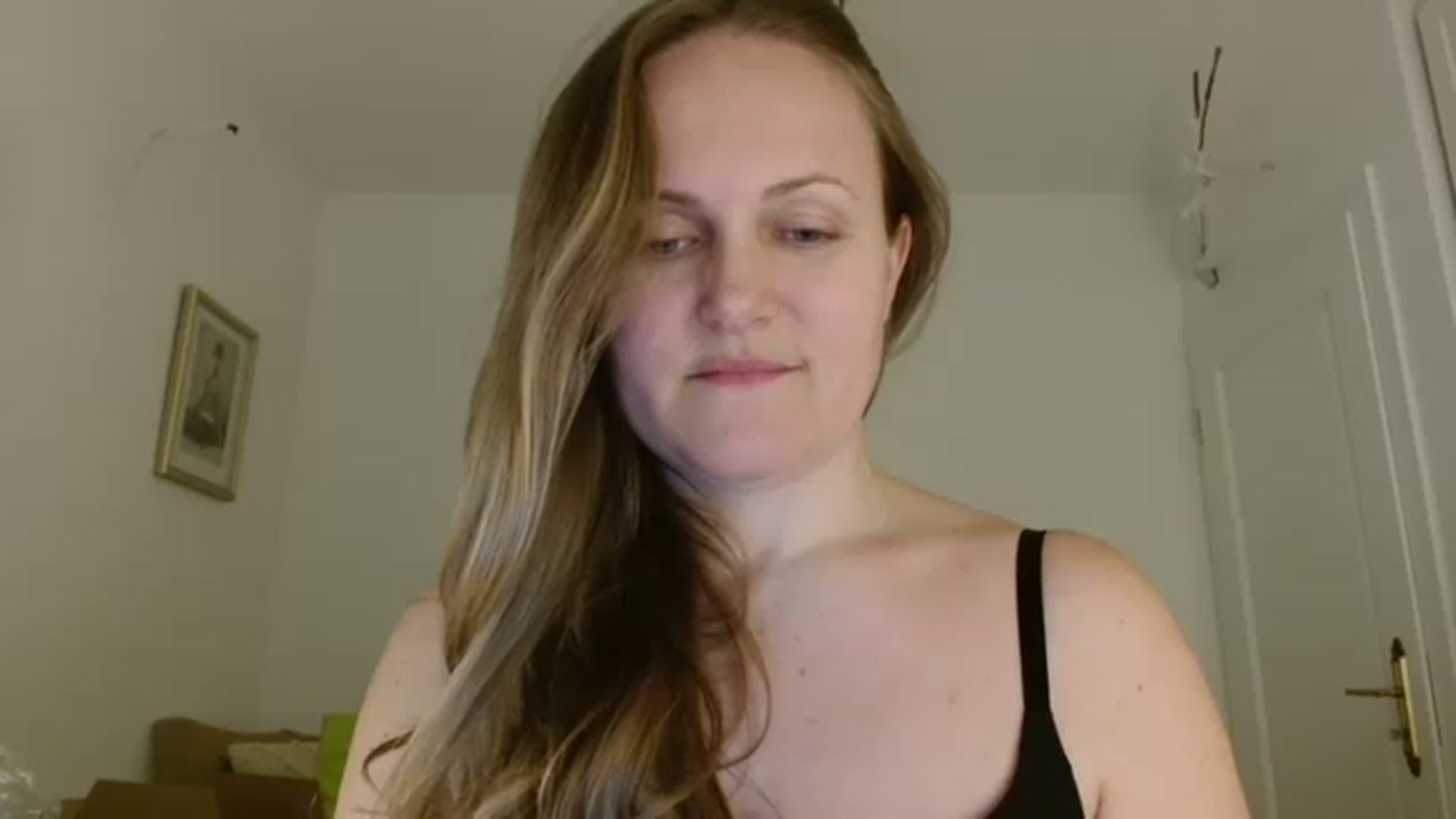 Gallery image thumbnail from JustLily's myfreecams stream on, 12/24/2022, 24:13 image 9 of 20