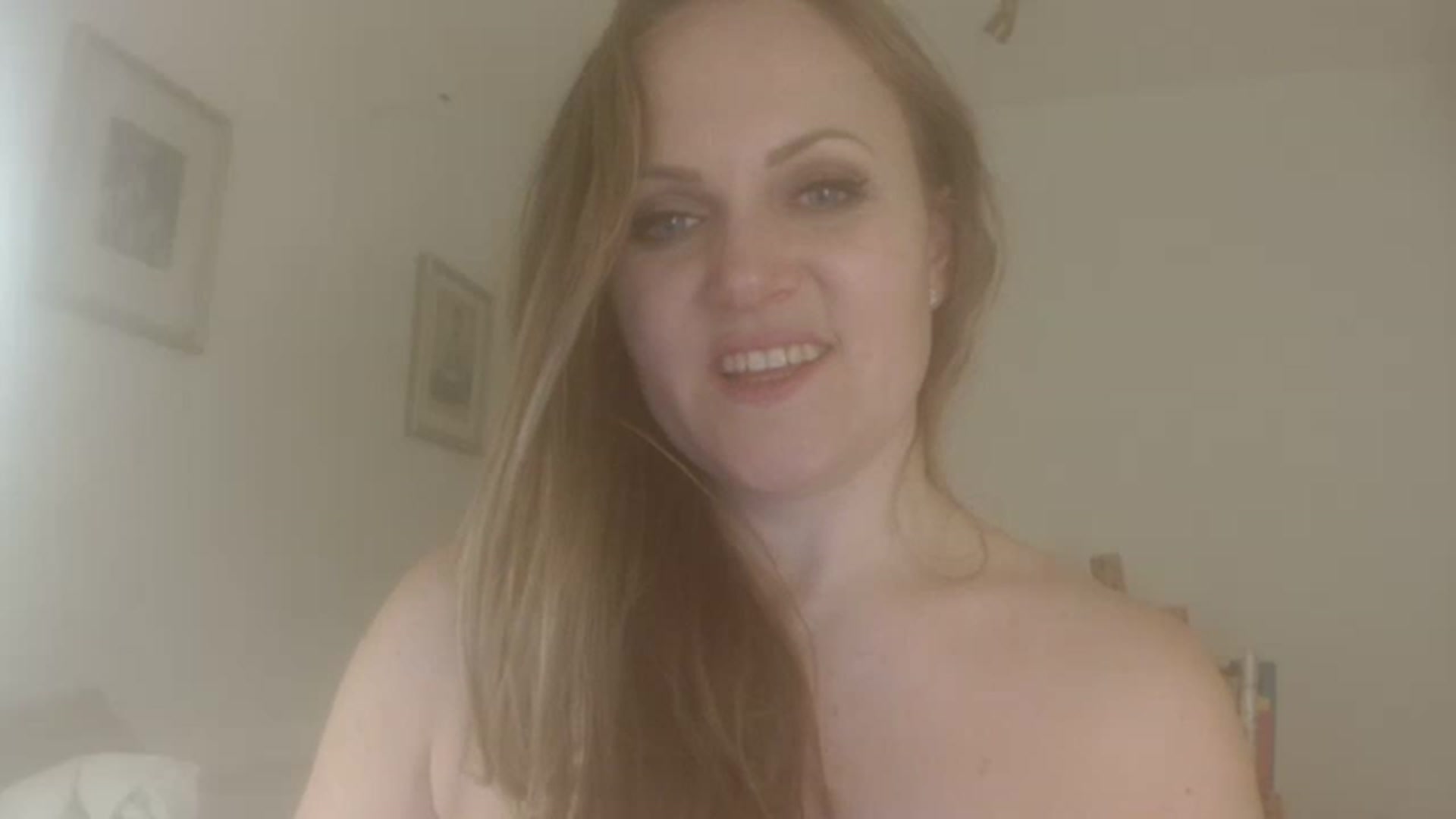 Gallery image thumbnail from JustLily's myfreecams stream on, 12/28/2022, 24:01 image 12 of 20
