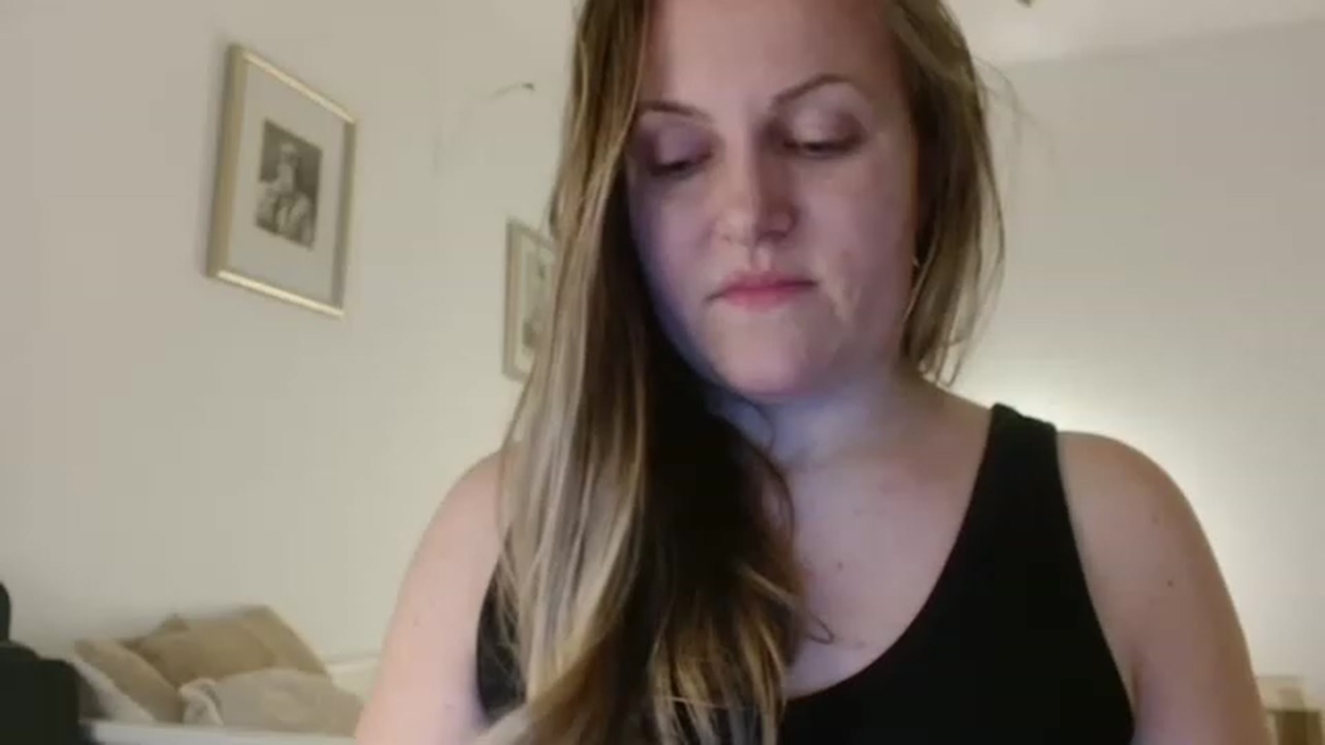 Gallery image thumbnail from JustLily's myfreecams stream on, 01/02/2023, 24:01 image 2 of 20