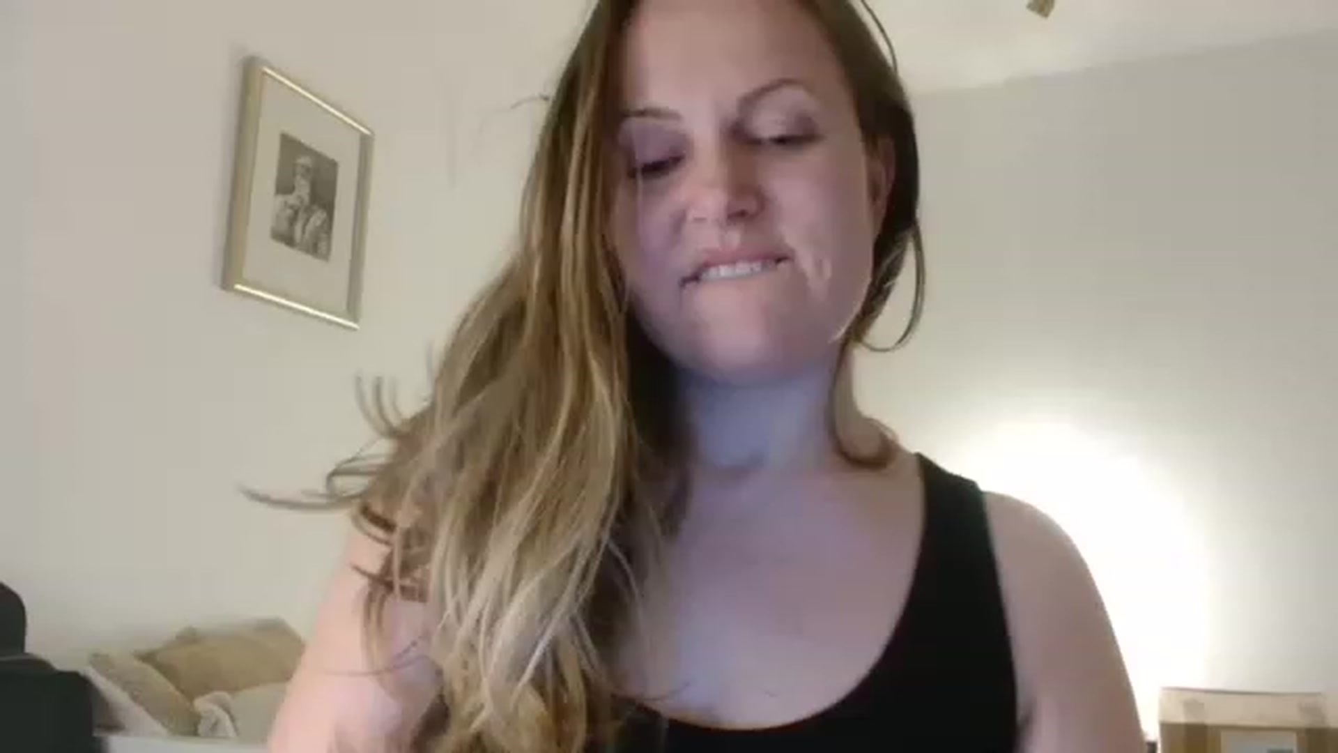 Gallery image thumbnail from JustLily's myfreecams stream on, 01/02/2023, 24:26 image 1 of 20