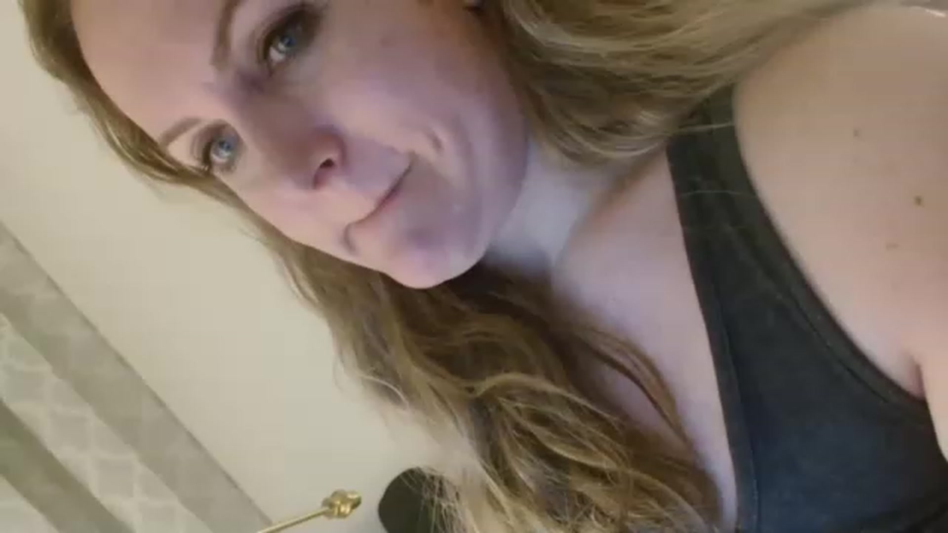 Gallery image thumbnail from JustLily's myfreecams stream on, 01/04/2023, 24:21 image 13 of 20