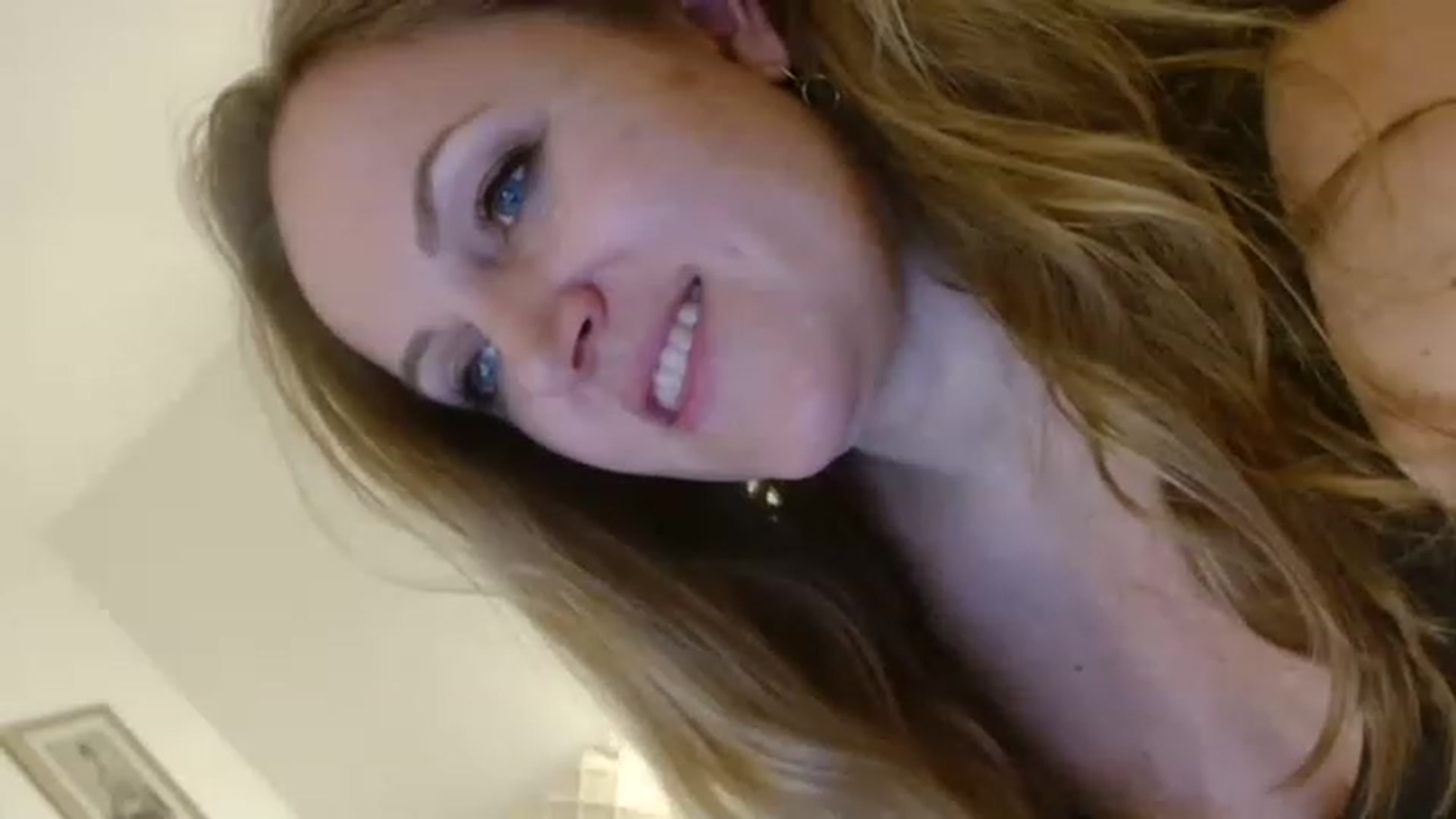 Gallery image thumbnail from JustLily's myfreecams stream on, 01/05/2023, 24:29 image 16 of 20