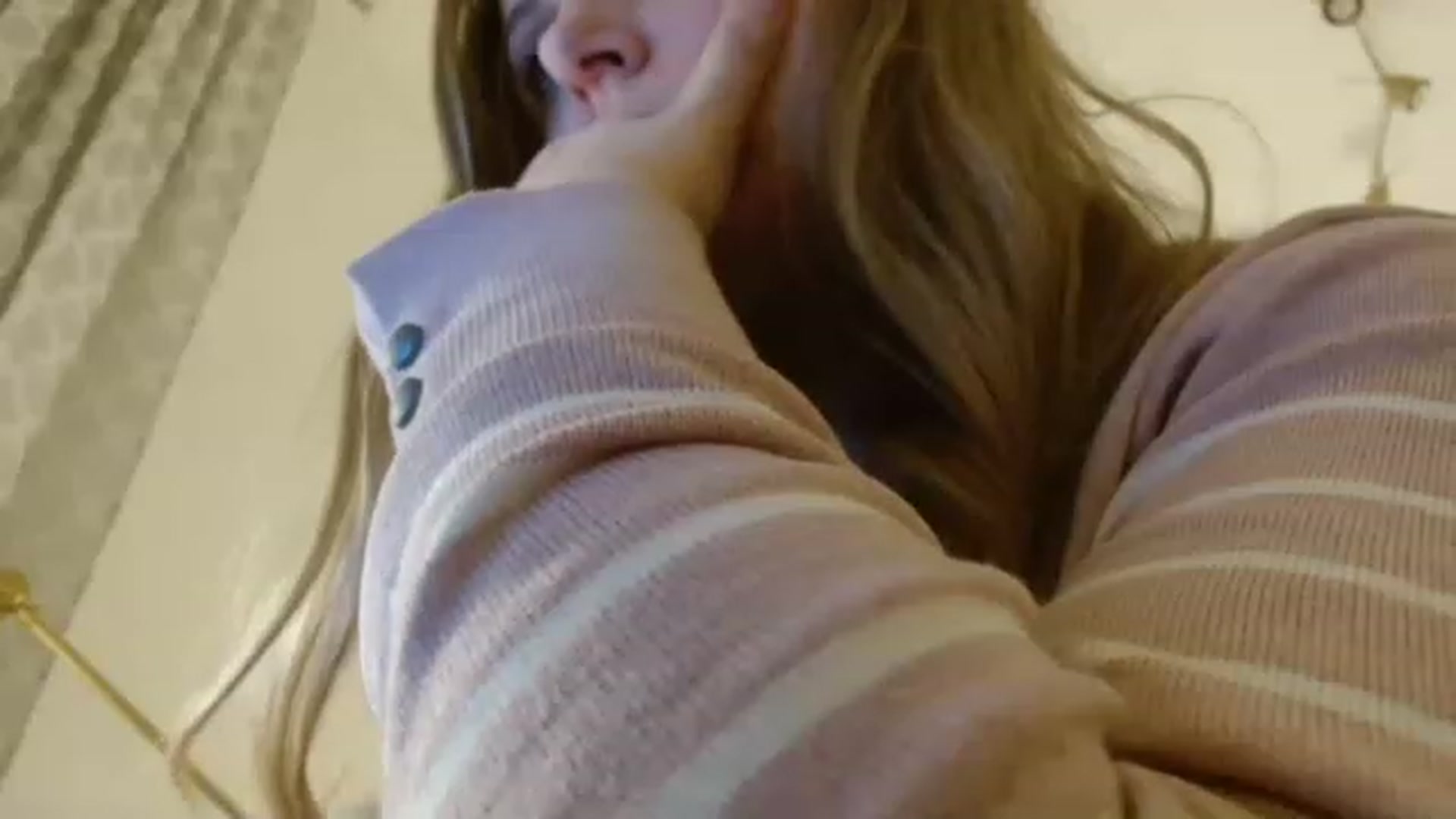 Gallery image thumbnail from JustLily's myfreecams stream on, 01/20/2023, 17:36 image 4 of 20