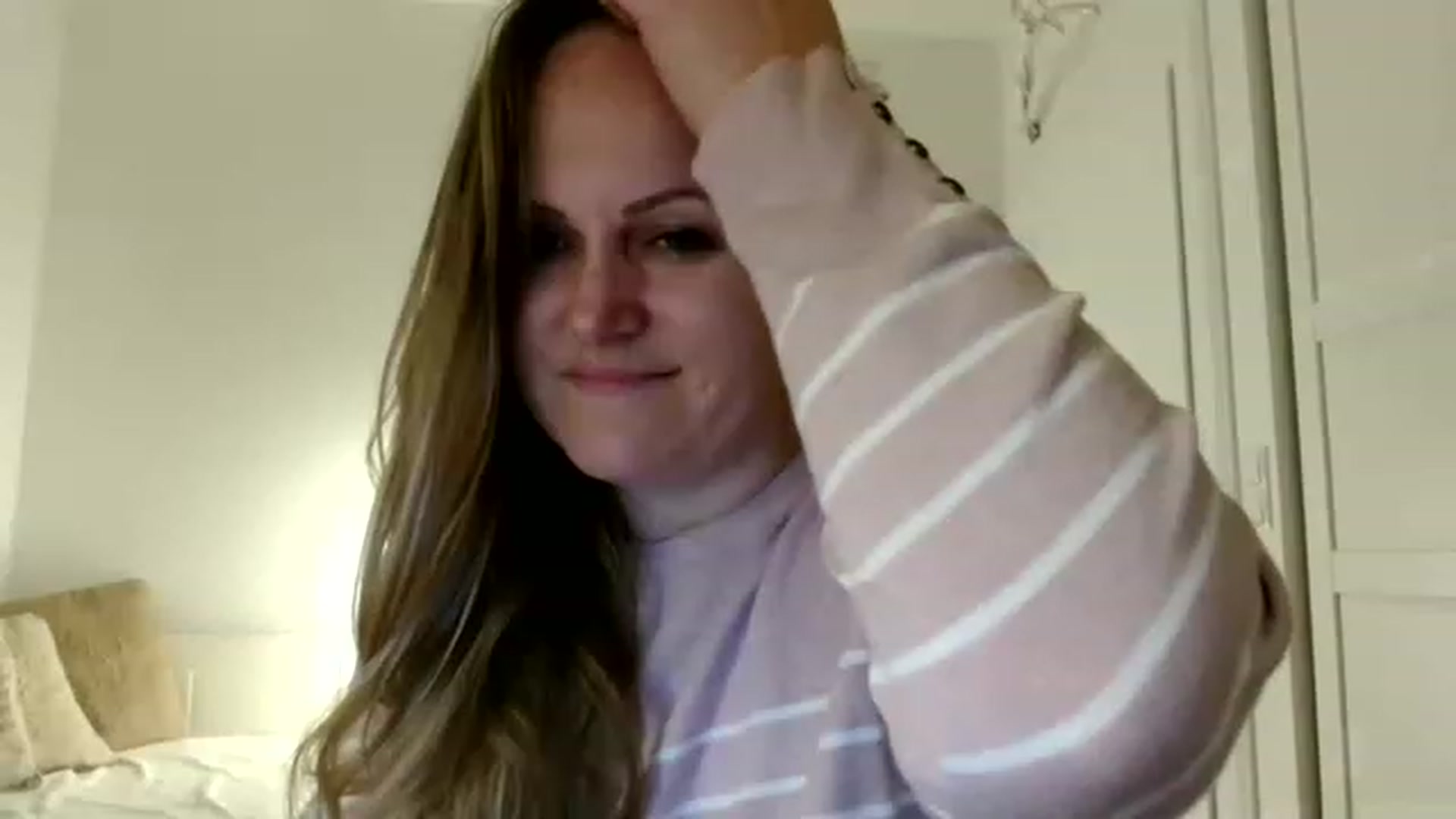 Gallery image thumbnail from JustLily's myfreecams stream on, 01/20/2023, 23:43 image 6 of 20