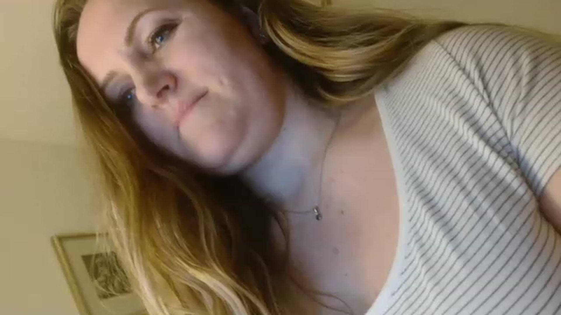 Gallery image thumbnail from JustLily's myfreecams stream on, 02/09/2023, 20:22 image 14 of 20