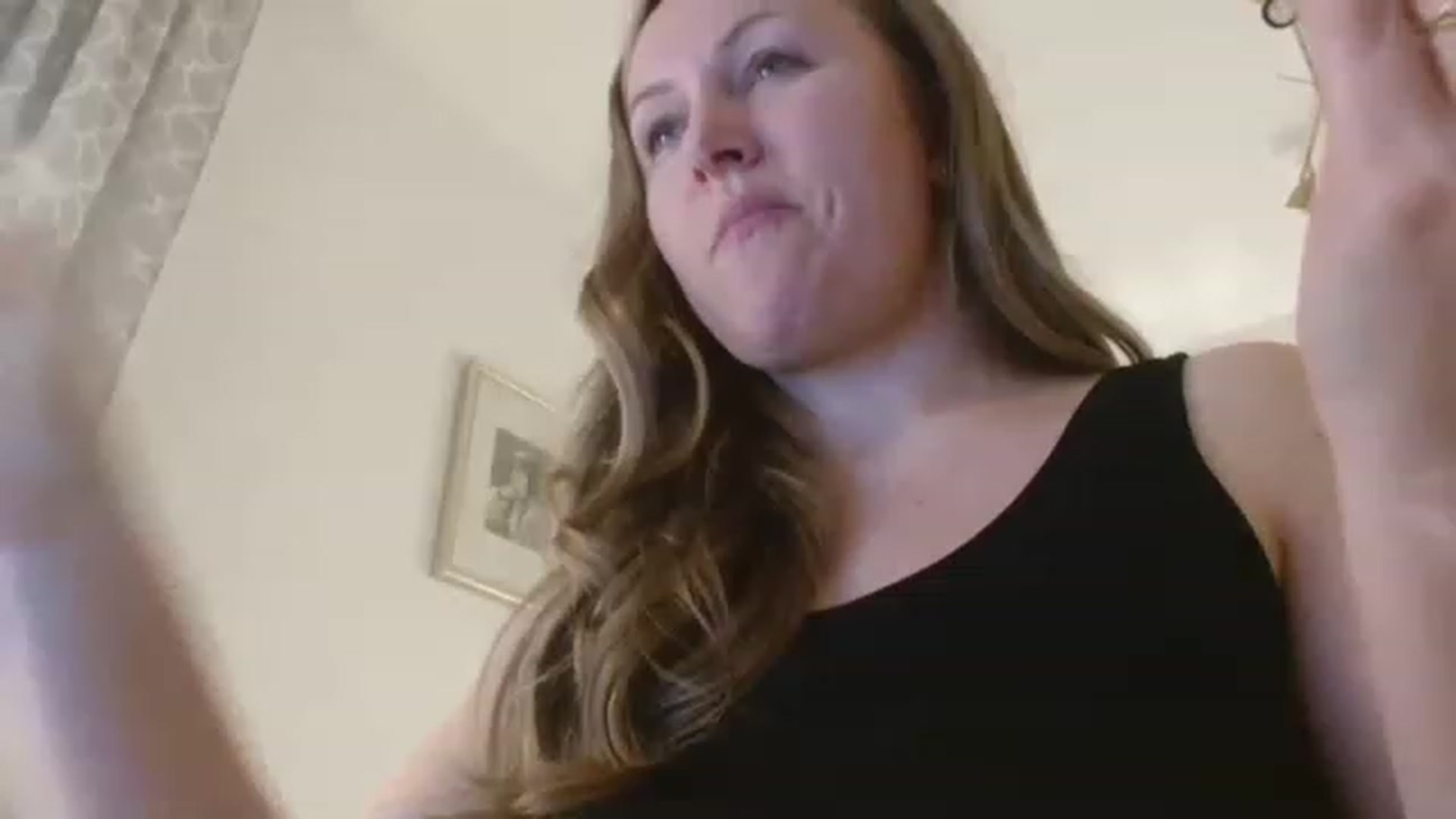 Gallery image thumbnail from JustLily's myfreecams stream on, 02/10/2023, 20:48 image 7 of 20