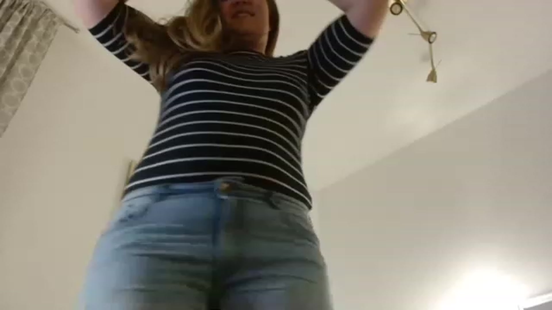 Gallery image thumbnail from JustLily's myfreecams stream on, 02/24/2023, 16:38 image 6 of 20