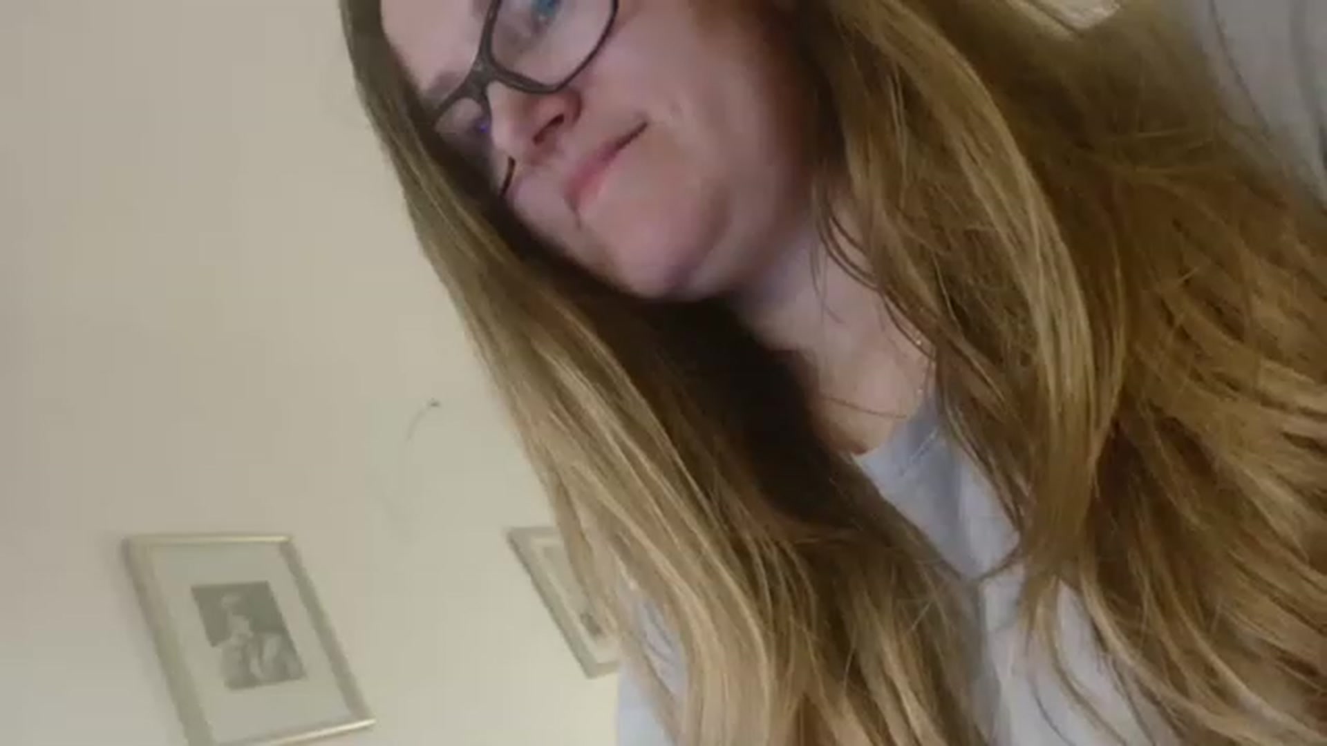 Gallery image thumbnail from JustLily's myfreecams stream on, 03/05/2023, 24:11 image 19 of 20