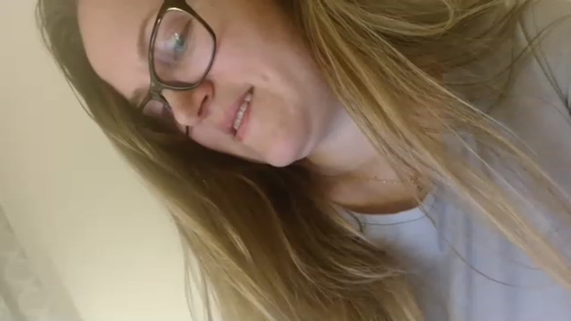 Gallery image thumbnail from JustLily's myfreecams stream on, 03/05/2023, 24:11 image 4 of 20